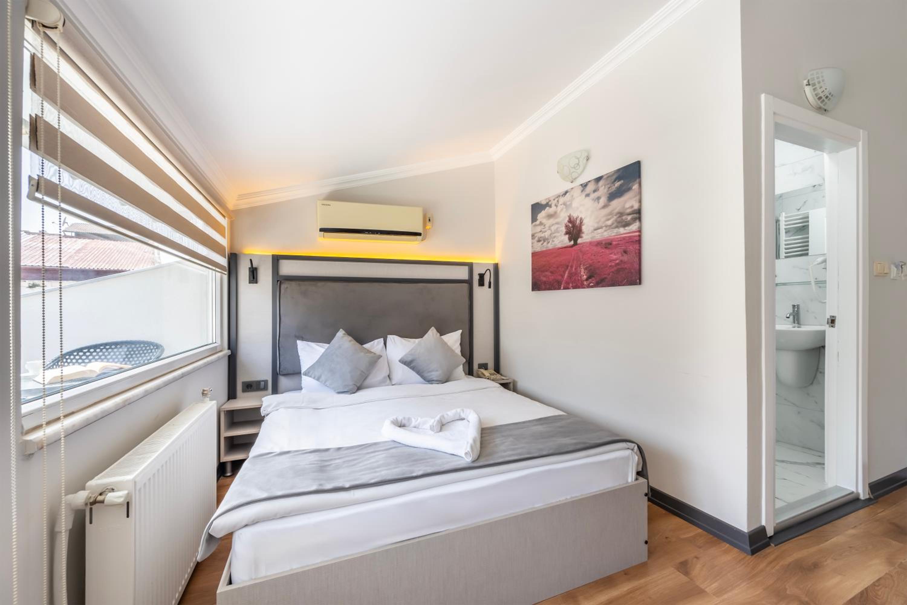 Taksim Trust Otel & Süitler - Image 58