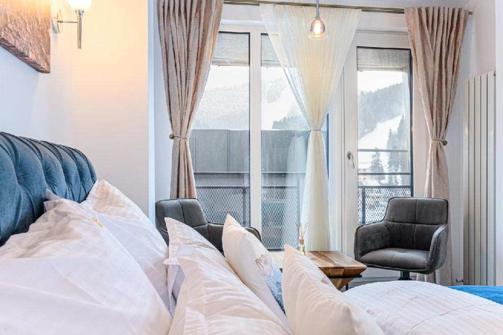 AYASI Luxury Apartment Predeal
