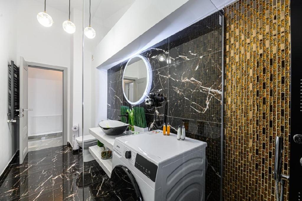 AYASI Luxury Apartment Predeal