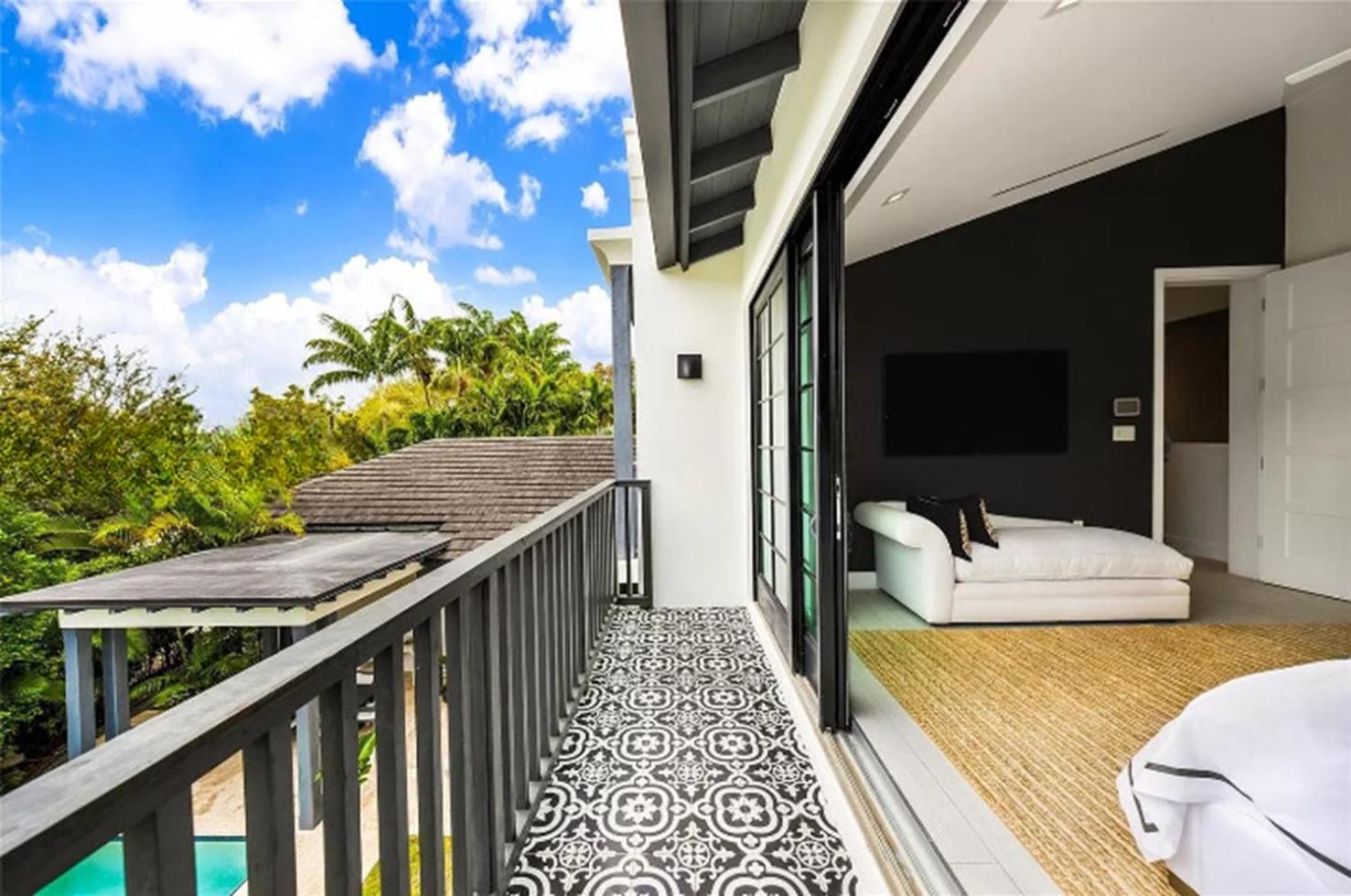 Tons of Natural Light Private Star Home