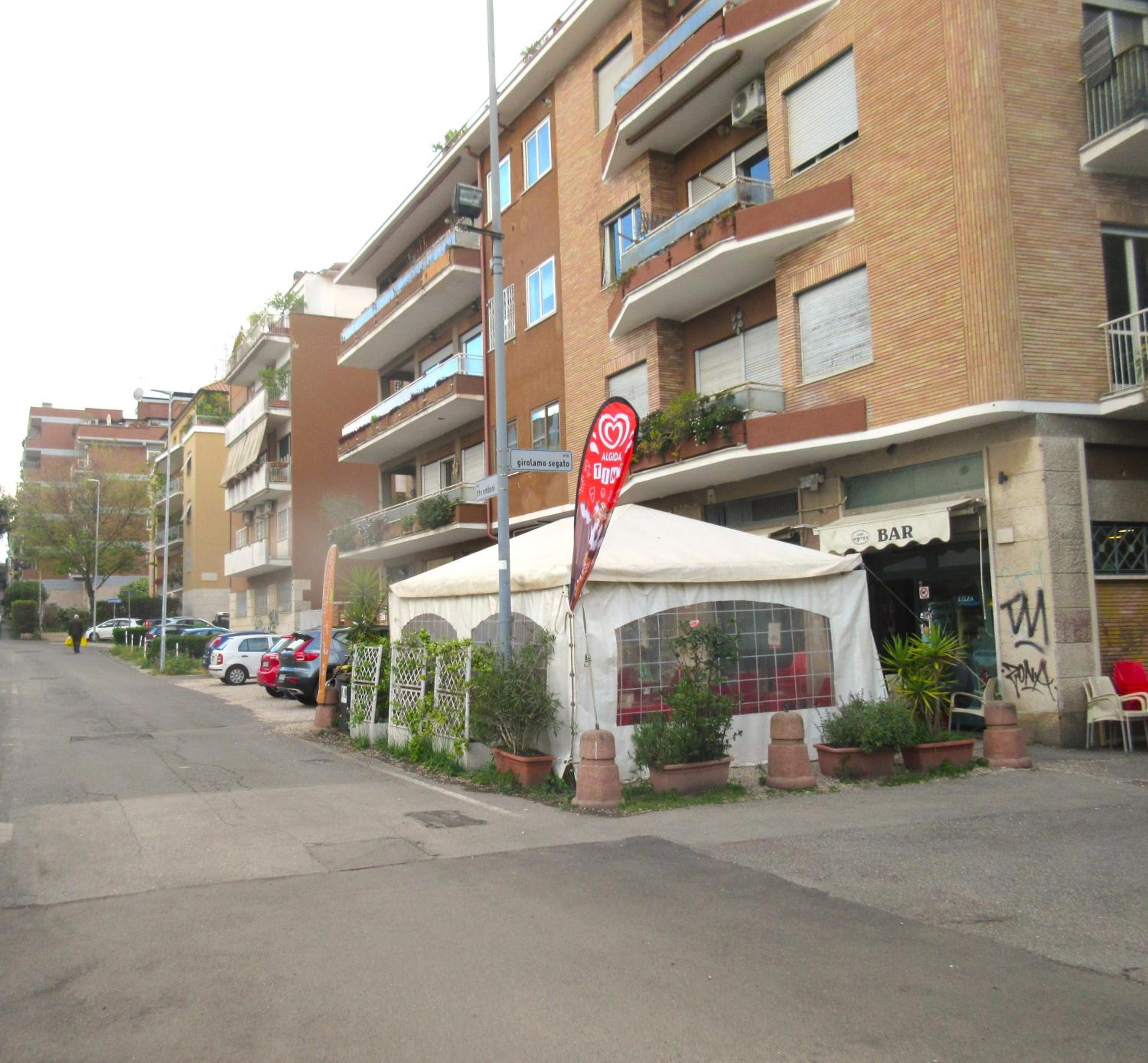 Rooftop Appia antica,silenzioso riservato two bedrooms two bathrooms