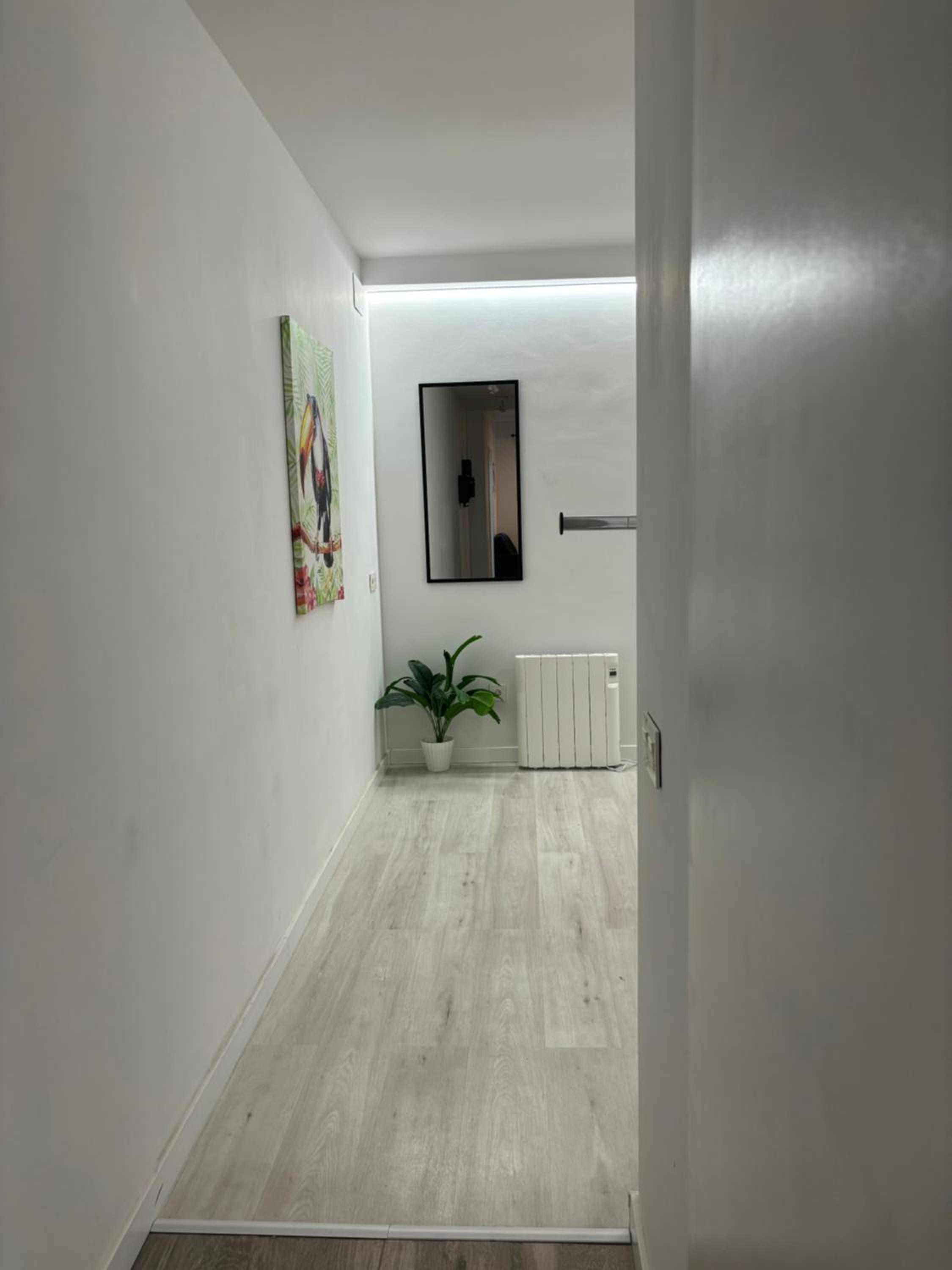 Apartamento blanco y negro en el centro