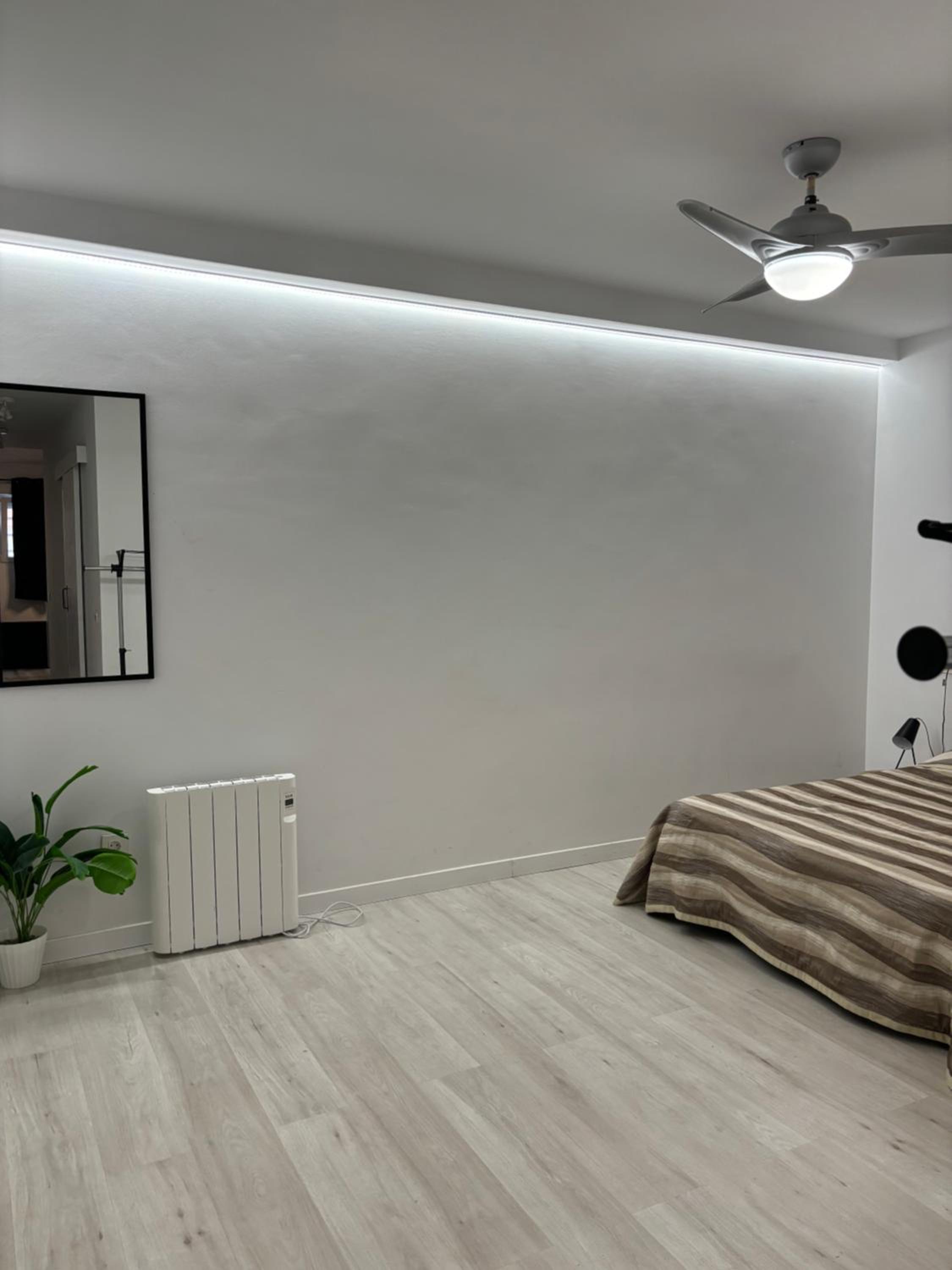 Apartamento blanco y negro en el centro