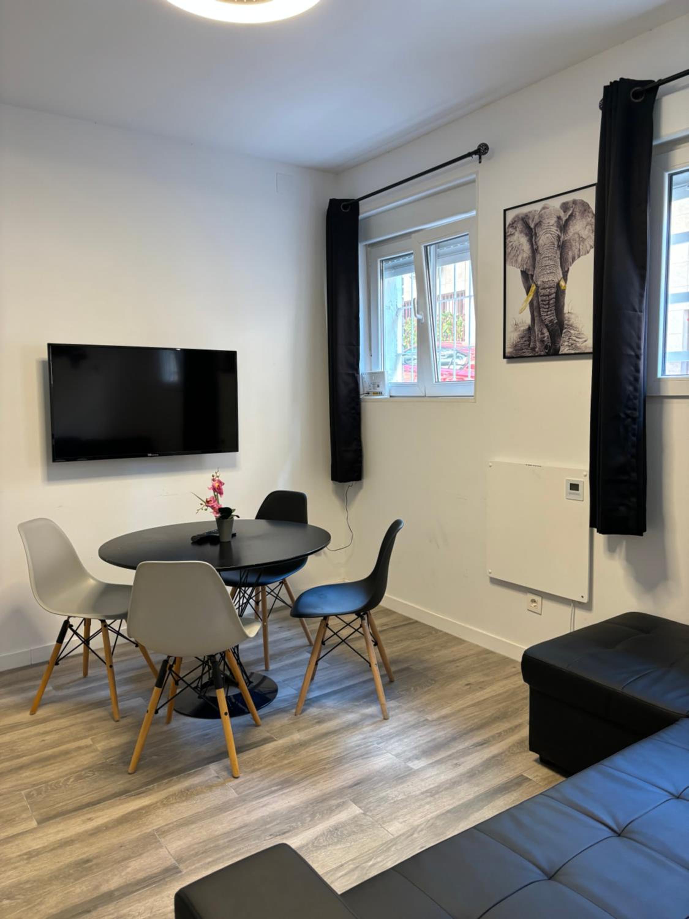 Apartamento blanco y negro en el centro