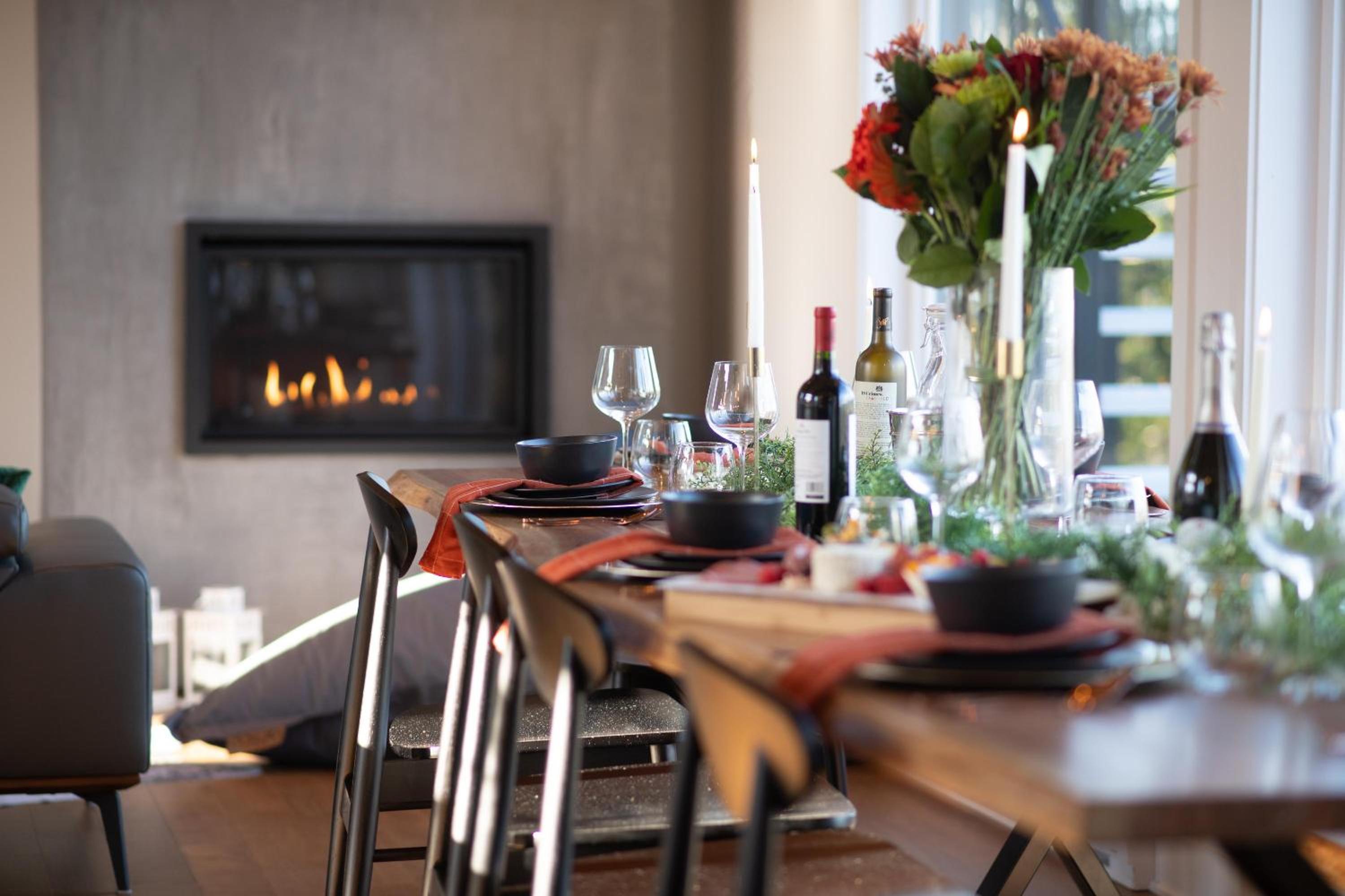 Chalet XO Tremblant - 5BRs, Private Baths, Spa, Sauna & Rooftop