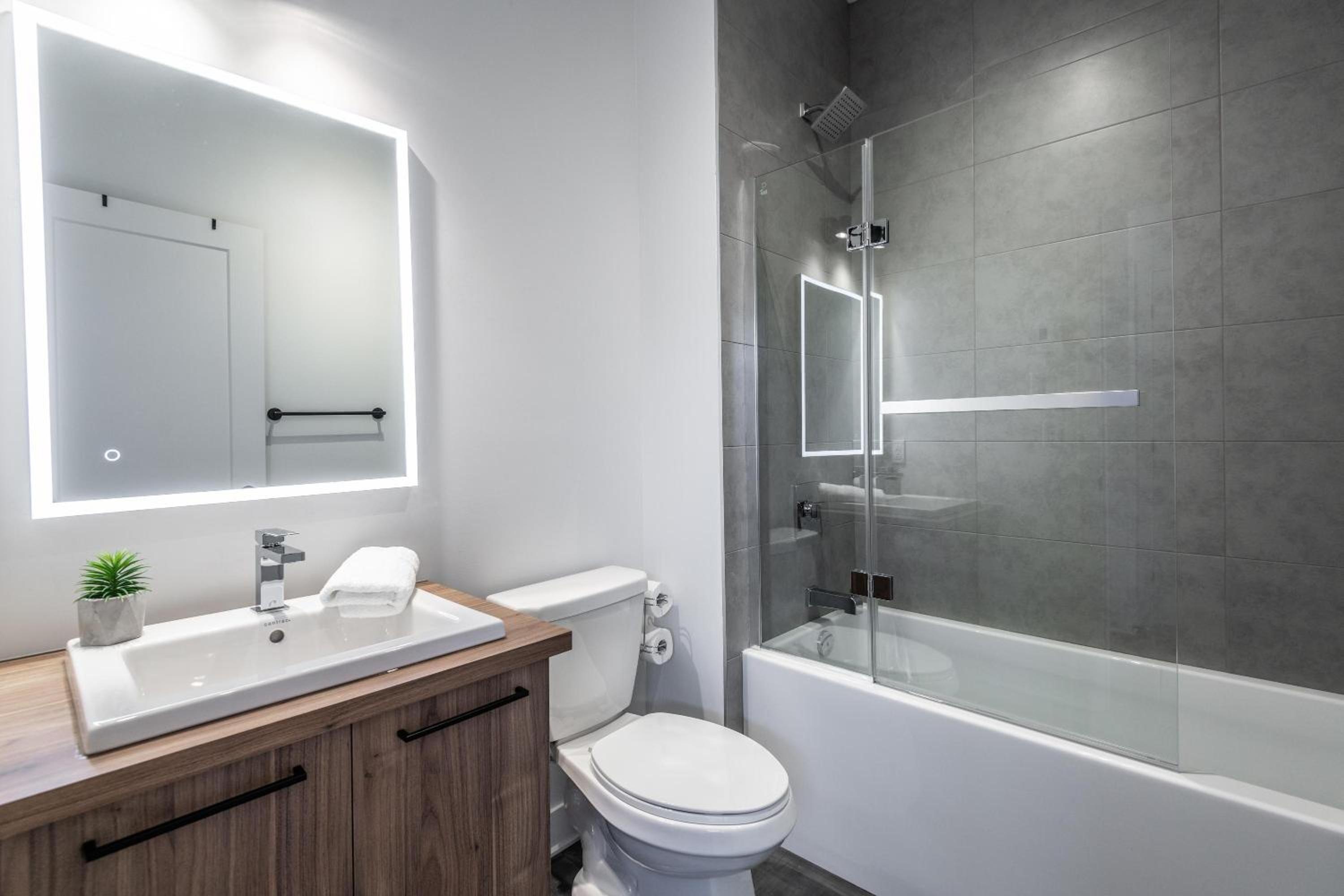 Chalet XO Tremblant - 5BRs, Private Baths, Spa, Sauna & Rooftop