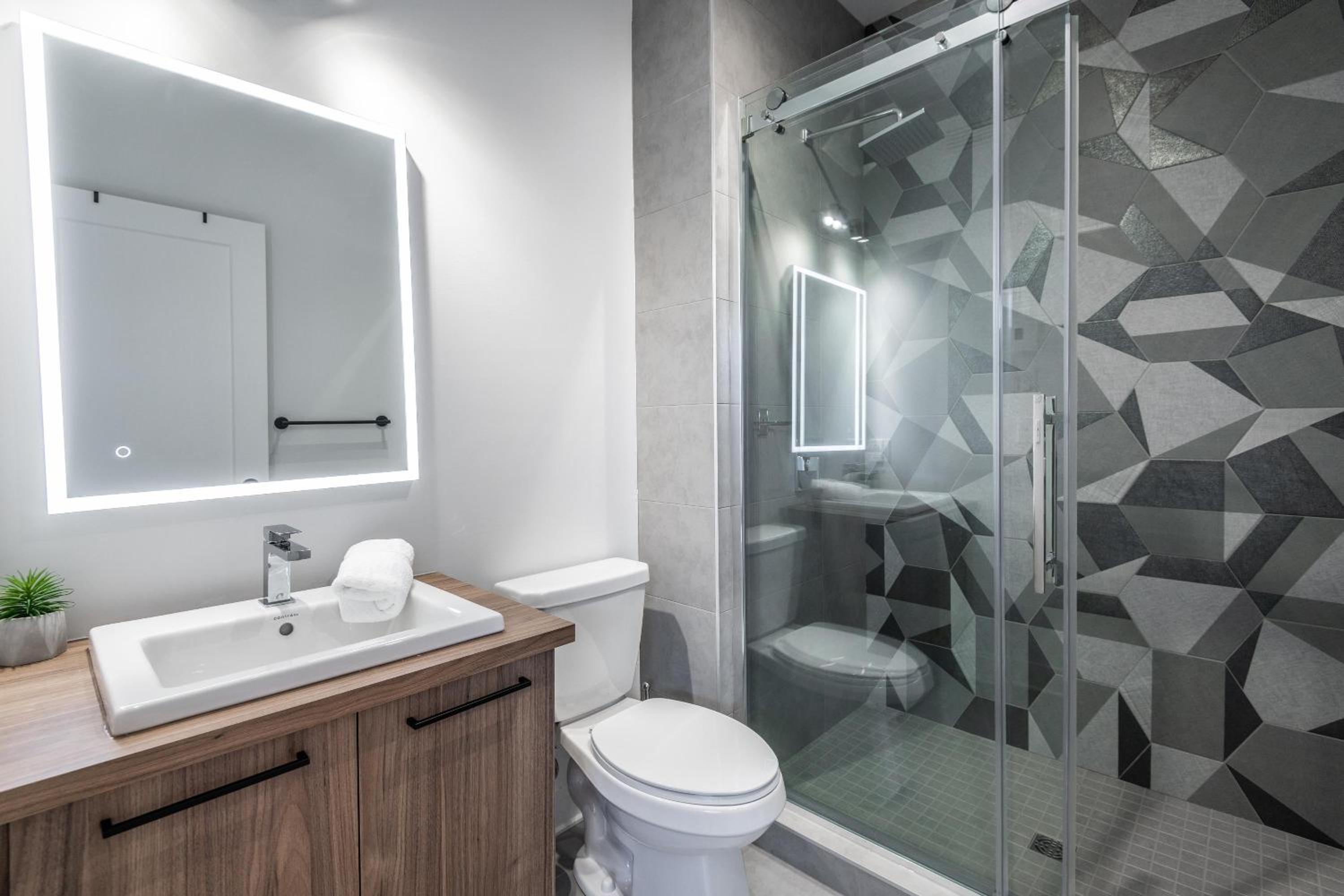 Chalet XO Tremblant - 5BRs, Private Baths, Spa, Sauna & Rooftop