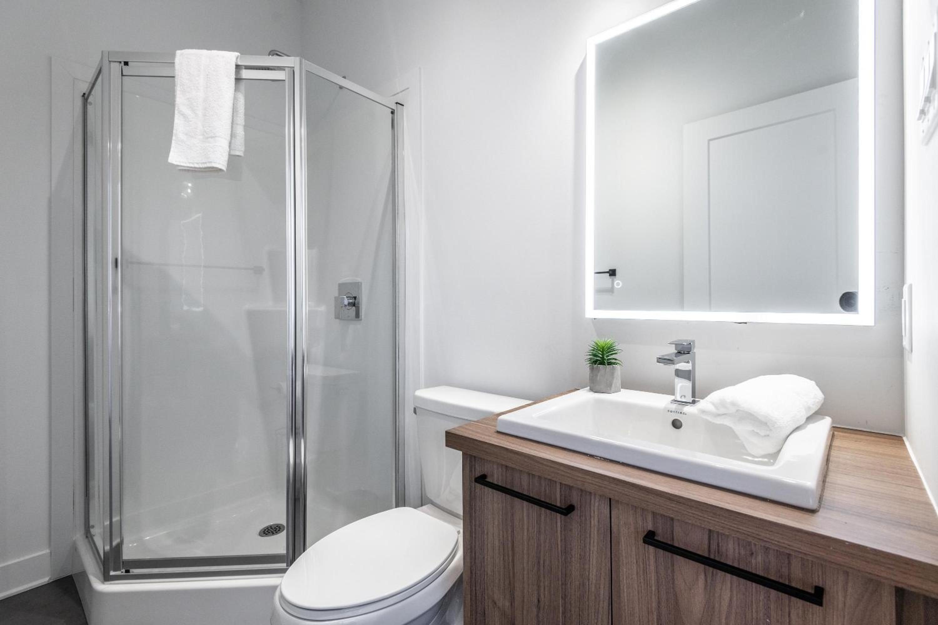 Chalet XO Tremblant - 5BRs, Private Baths, Spa, Sauna & Rooftop