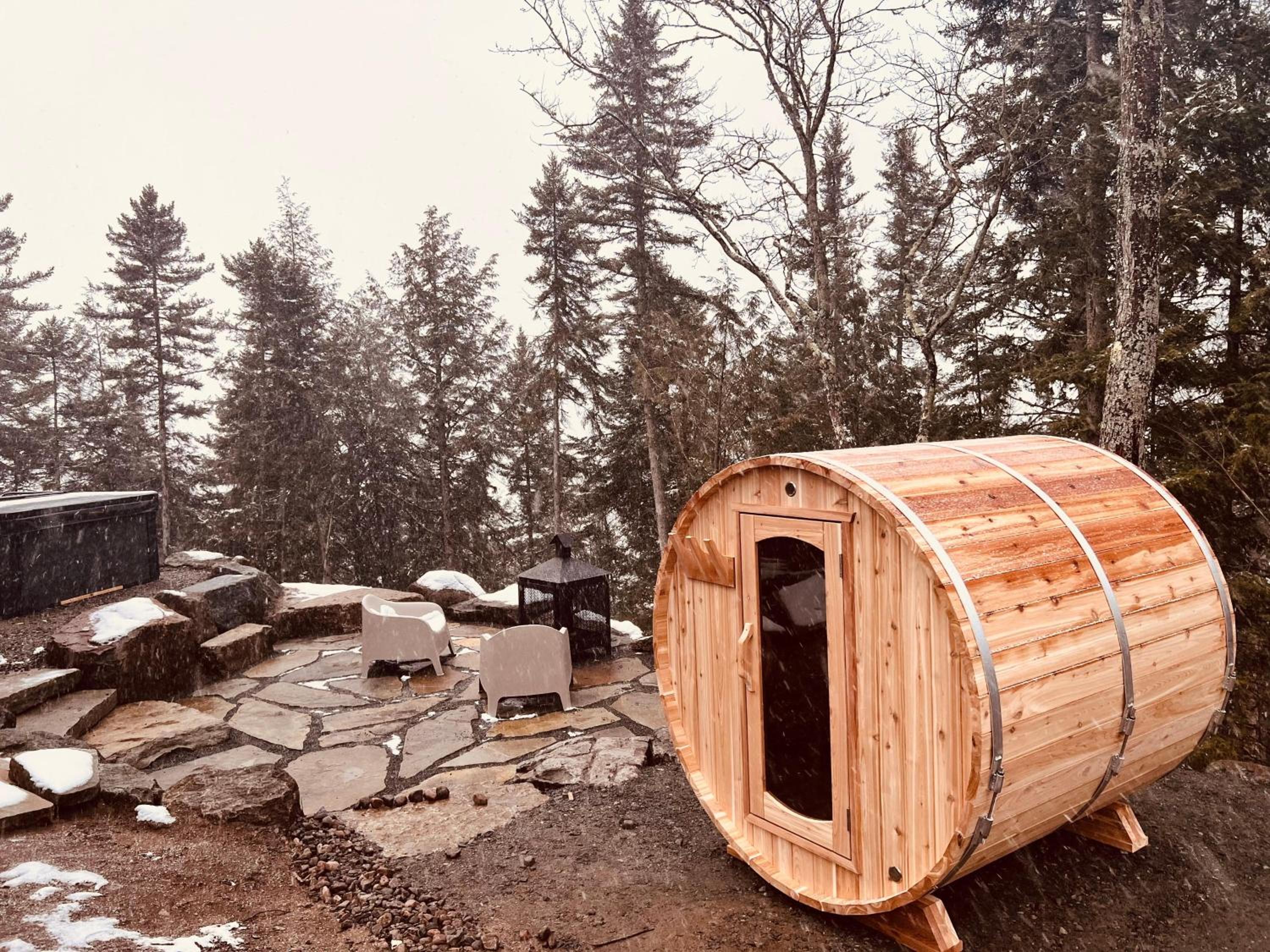 Chalet XO Tremblant - 5BRs, Private Baths, Spa, Sauna & Rooftop