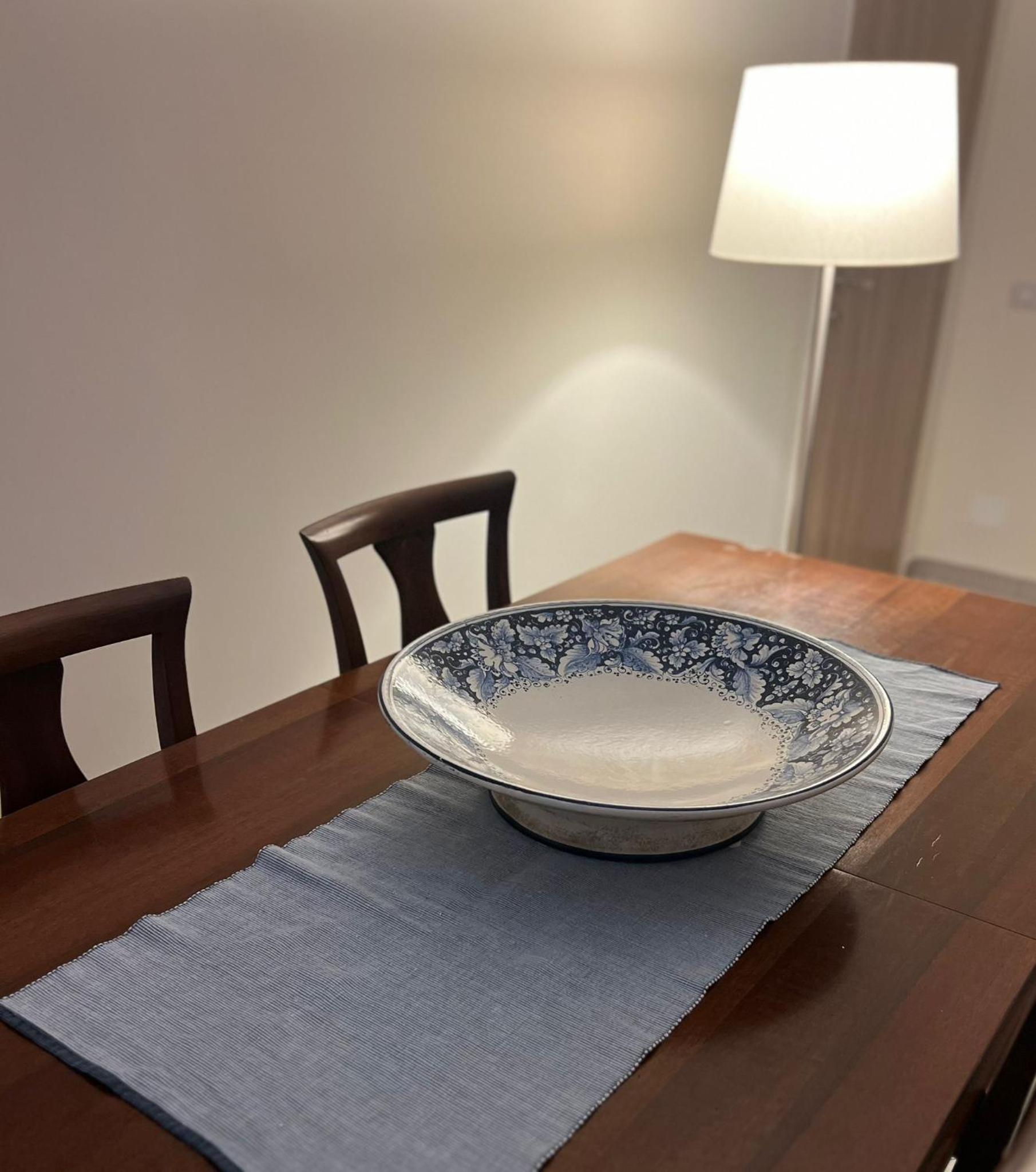 Spacious 130 sqm Luxury Apartment - 2 Bathrooms - Central Station & Old Town