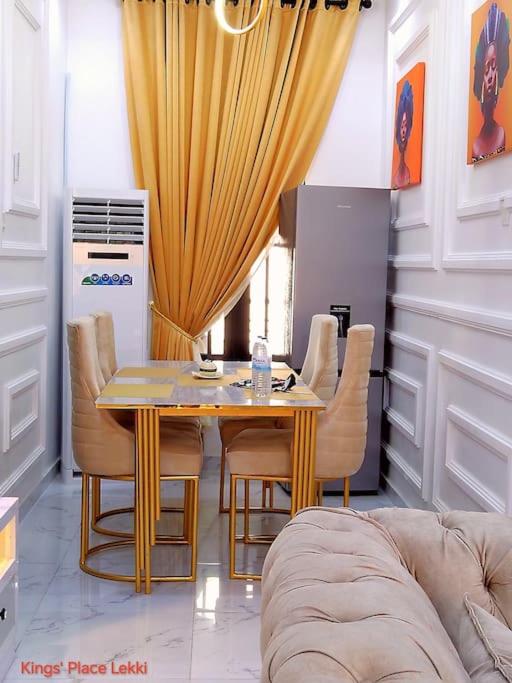 Kings' Place Room Lekki 24hrs electricity