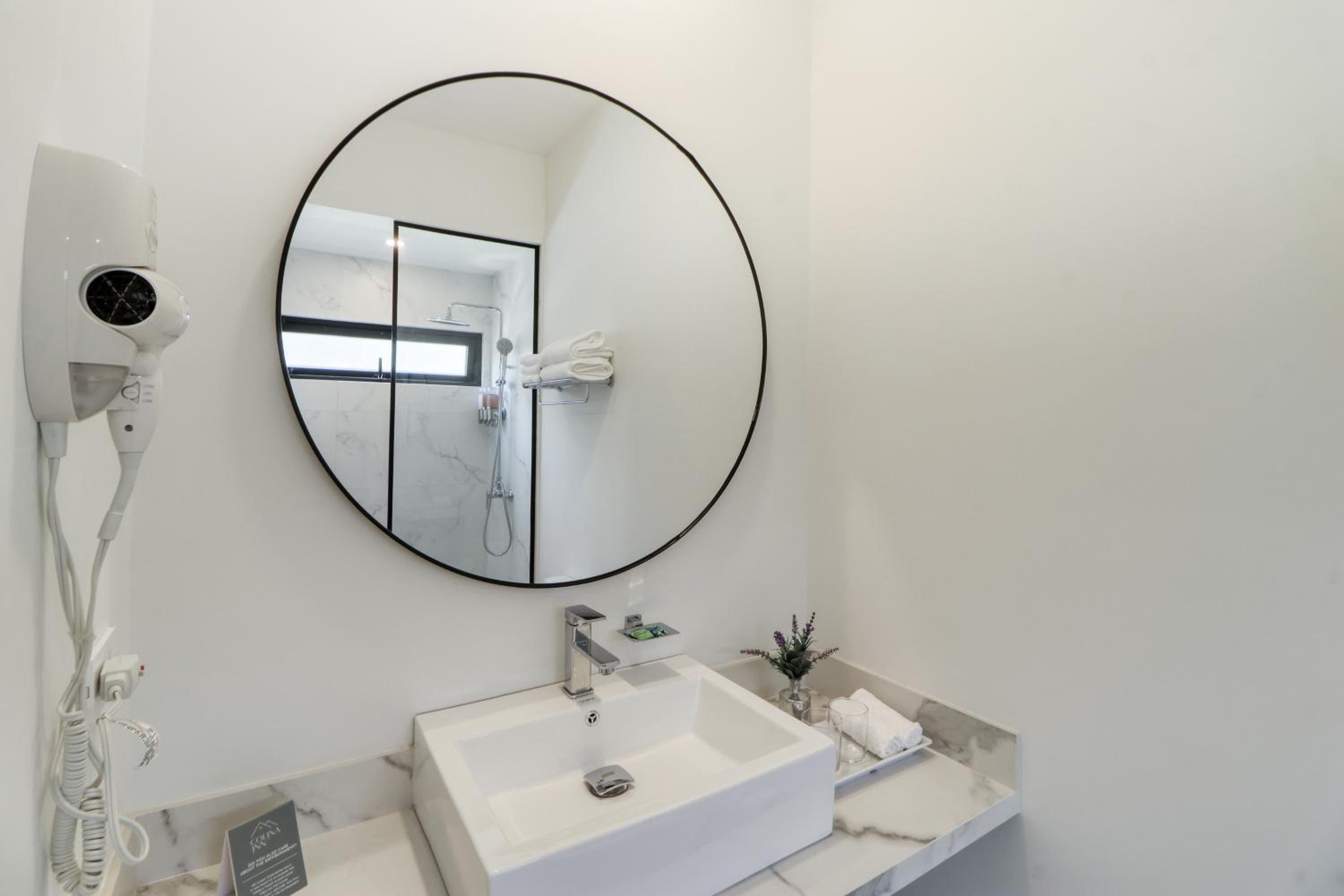 Colina Inn - Property Image 4