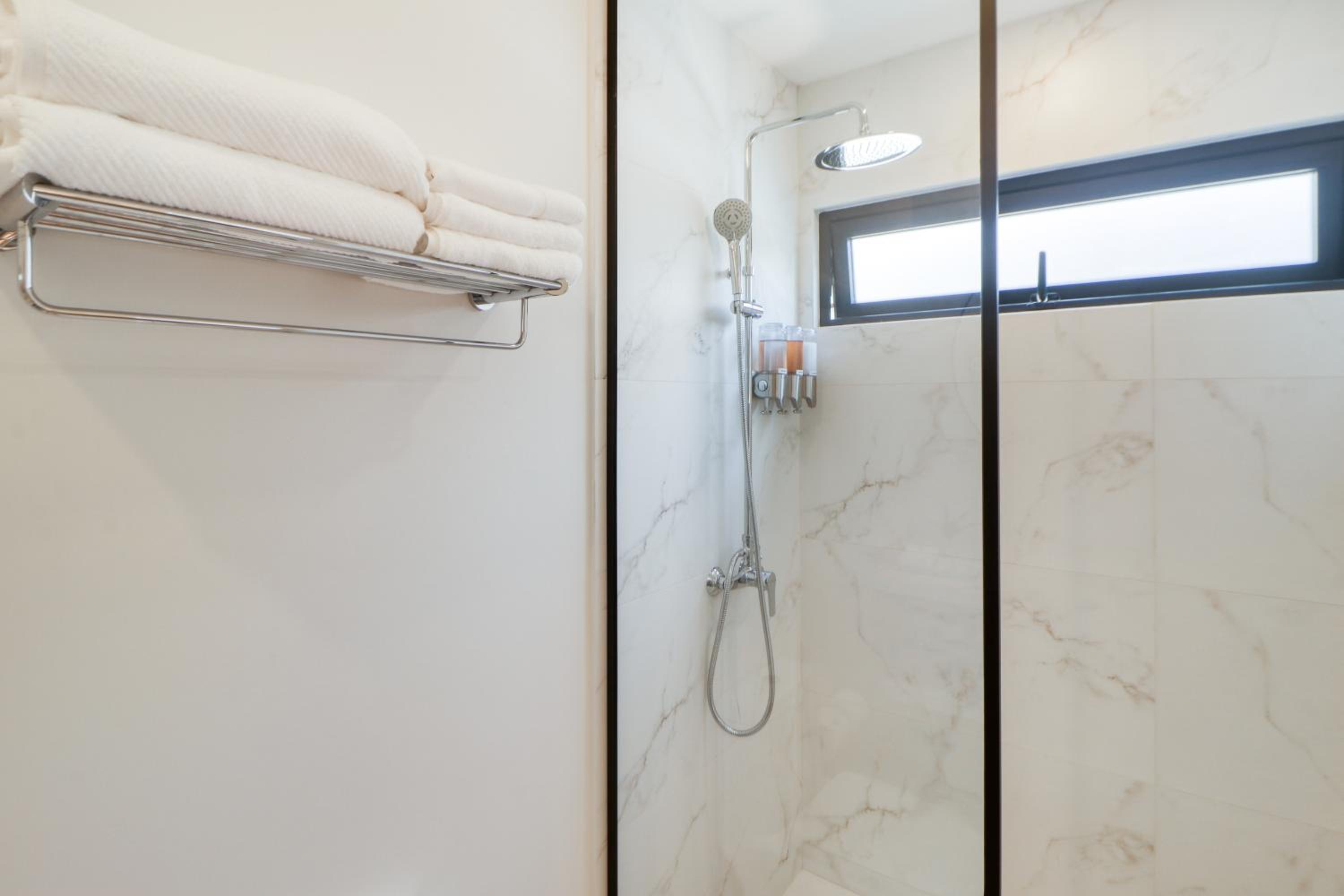 Colina Inn - Property Image 5