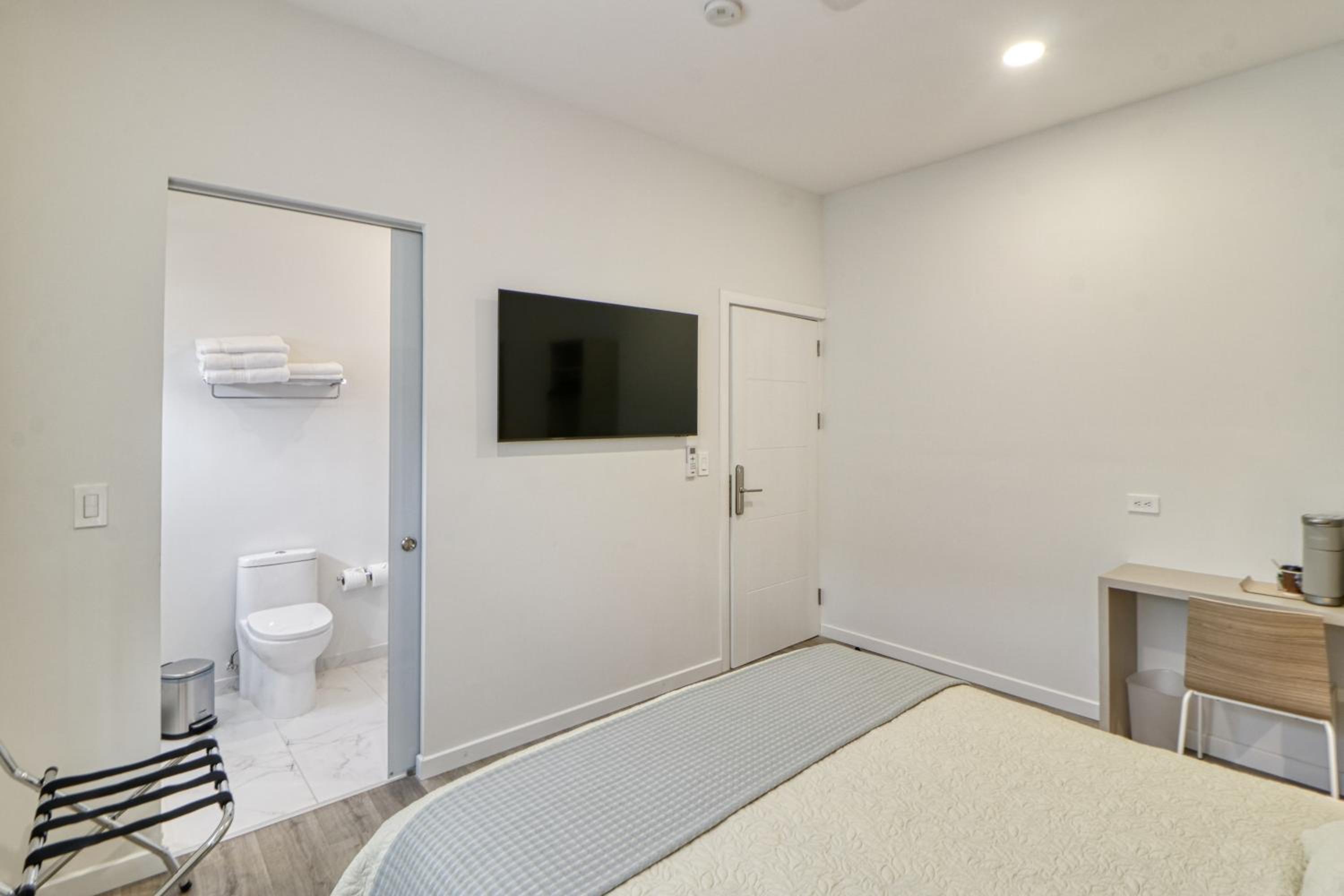 Colina Inn - Property Image 9