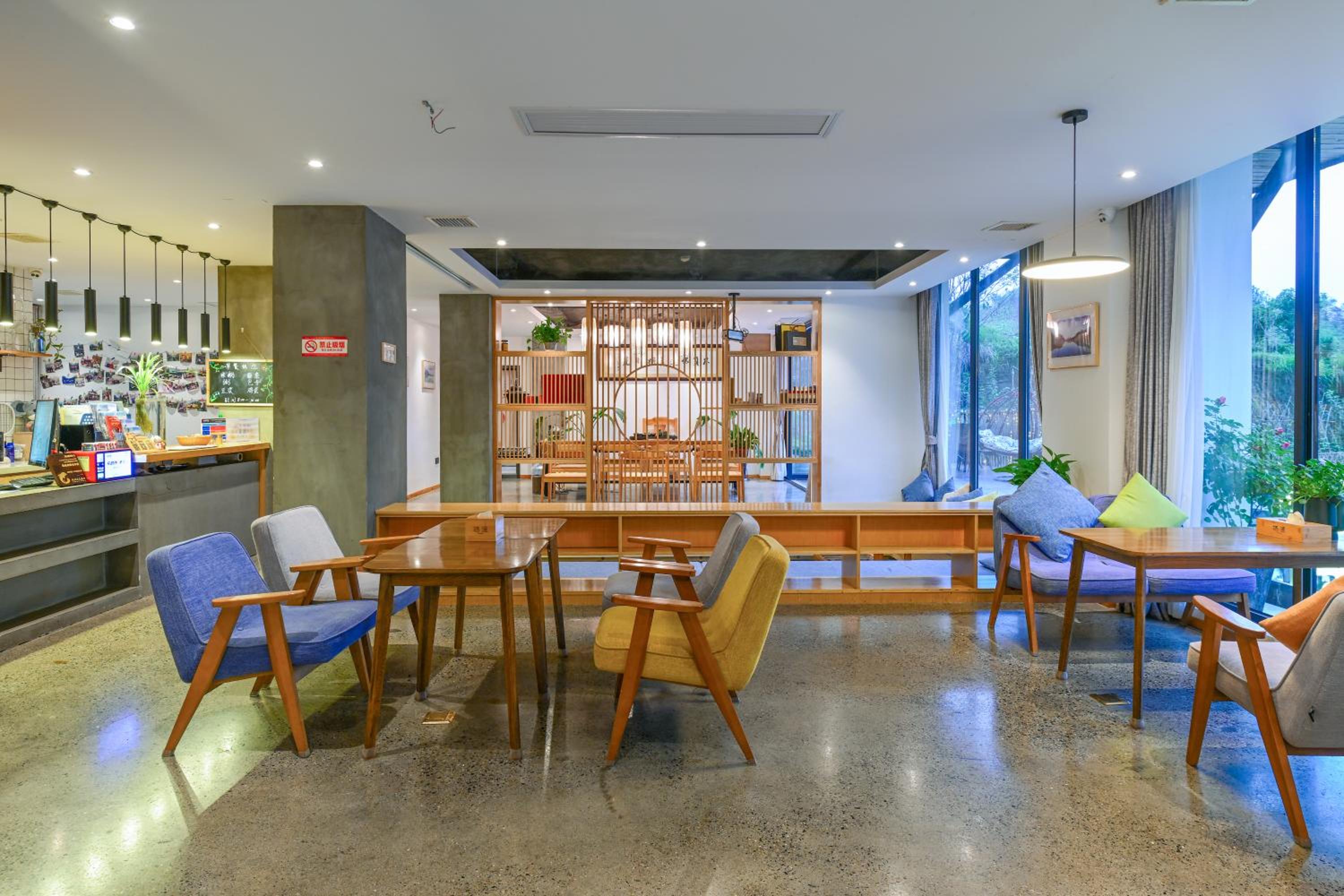 Tianmen Boutiqu Hotel-Free pickup-English services-Near the Tianmen Cableway