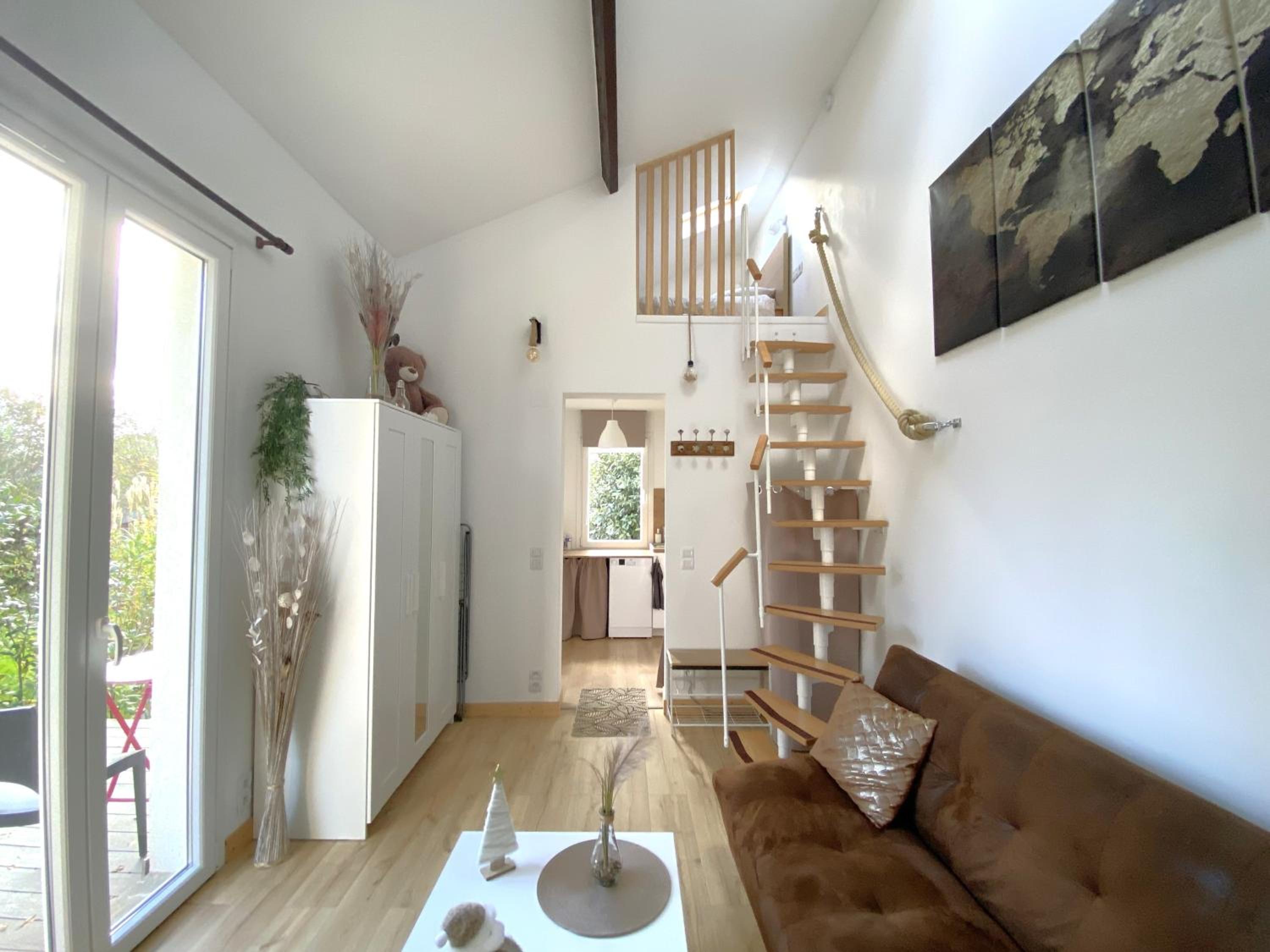 The Little Oak - tiny house with bed on mezzanine & terrace - from 1 to 4 p Disney, Paris & CDG