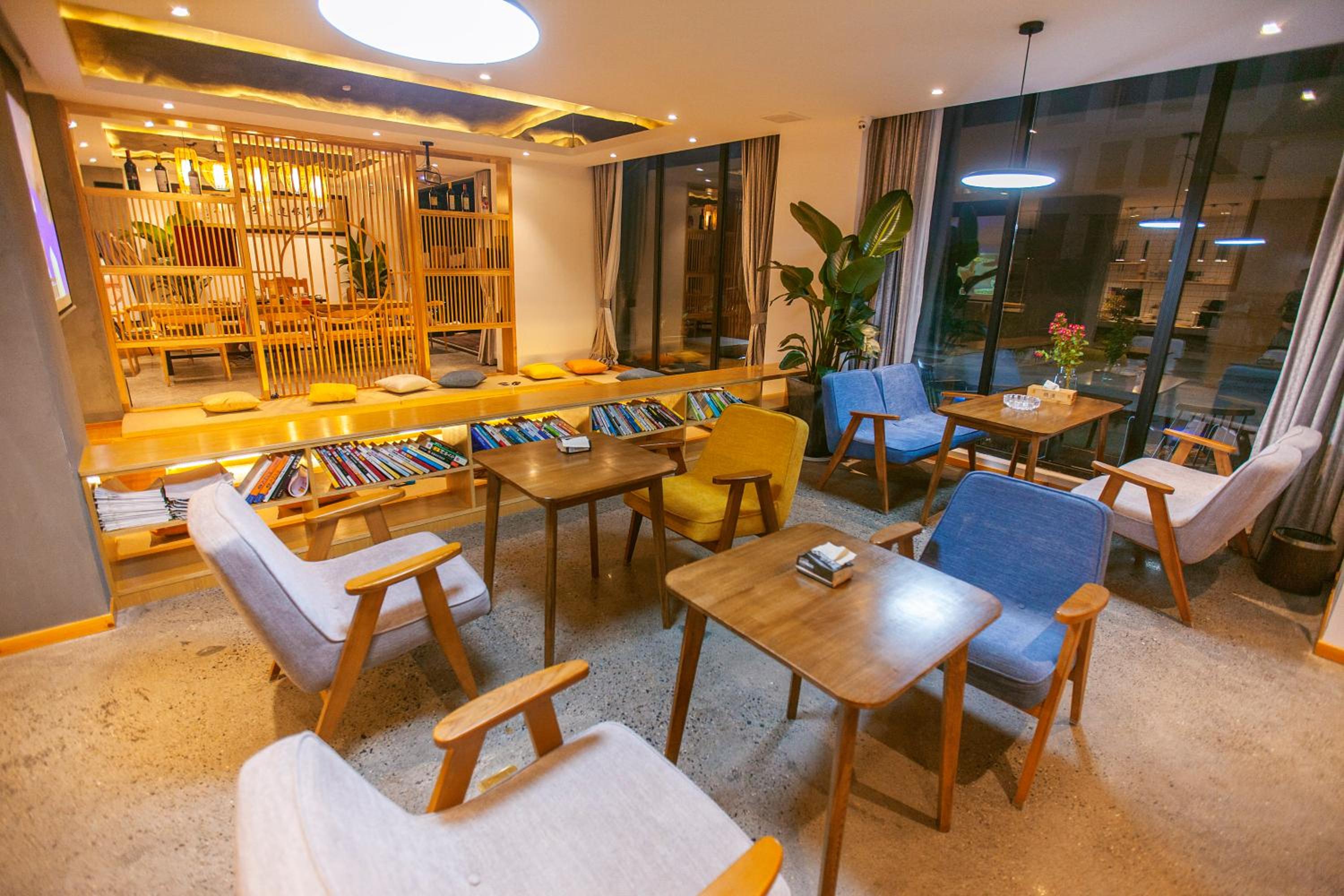 Tianmen Boutiqu Hotel-Free pickup-English services-Near the Tianmen Cableway