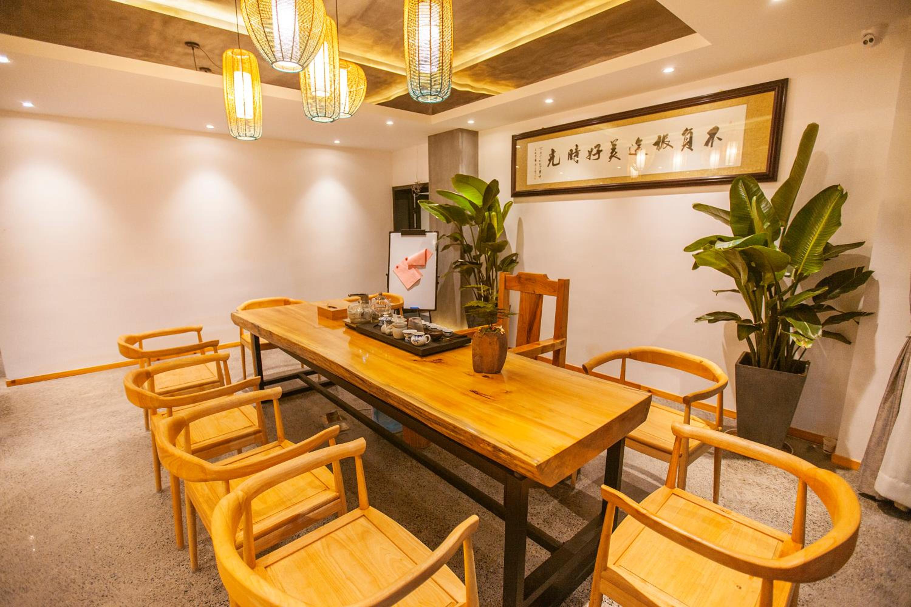 Tianmen Boutiqu Hotel-Free pickup-English services-Near the Tianmen Cableway