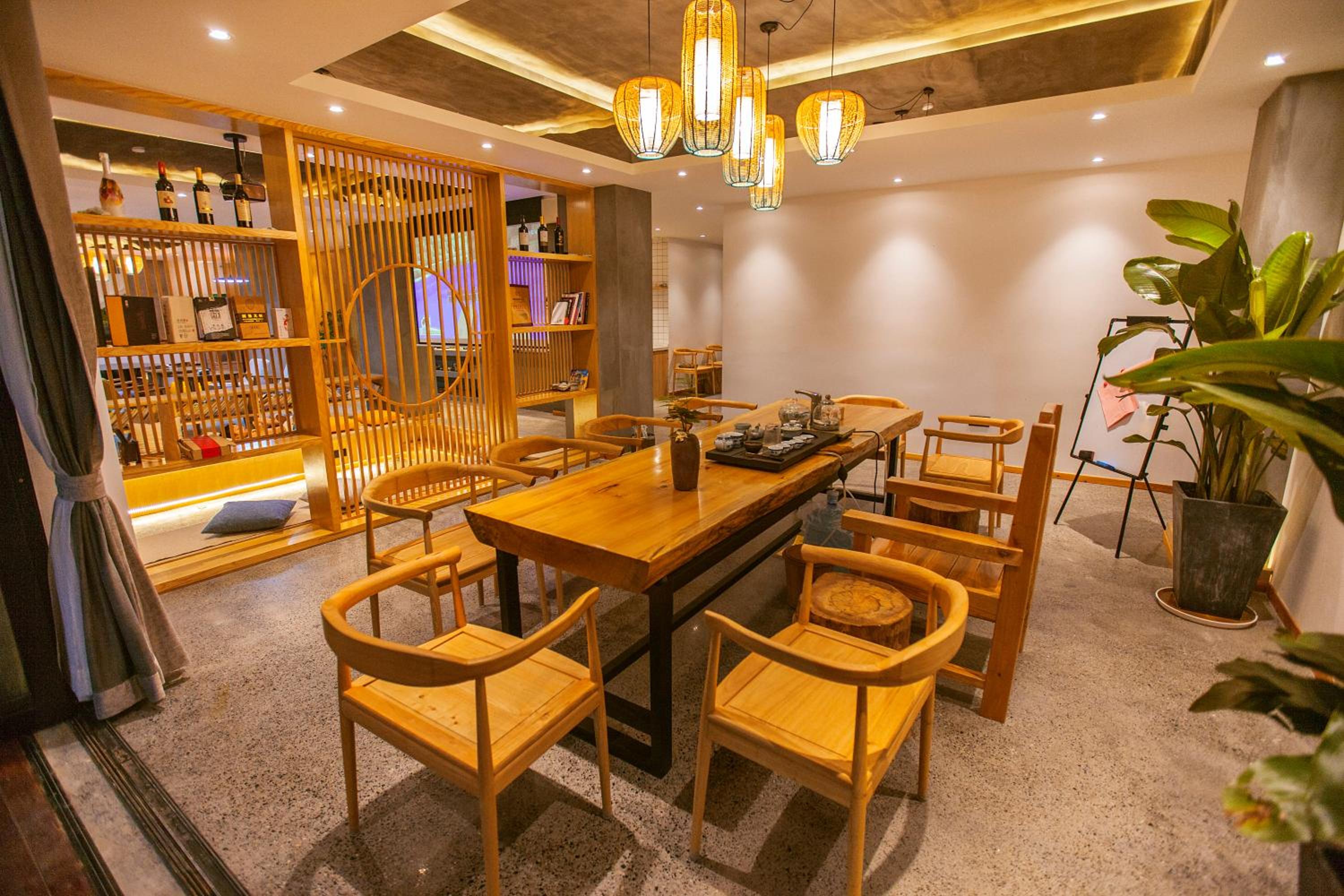 Tianmen Boutiqu Hotel-Free pickup-English services-Near the Tianmen Cableway