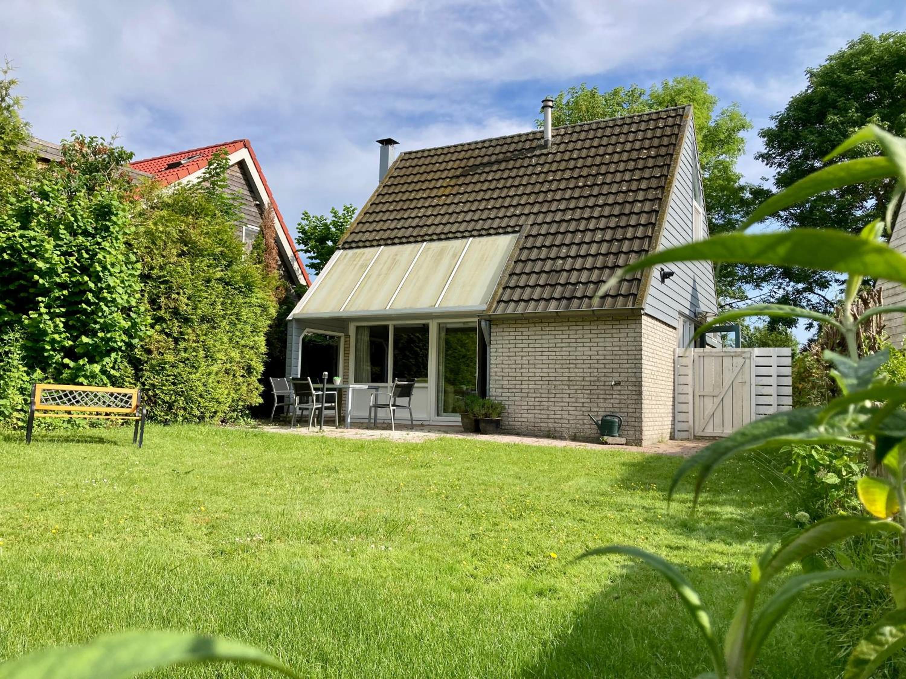 Holiday house Viktoria at lake Lauwersmeer view 2