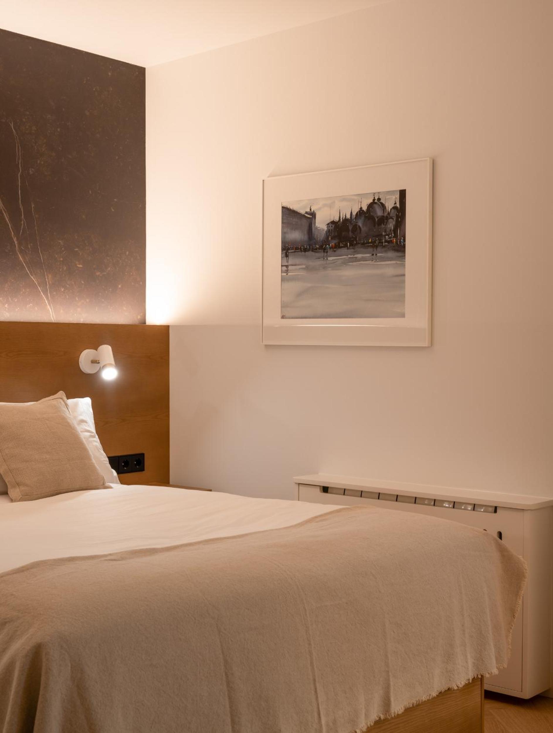 ChezmoiHomes Carrera de la Virgen photo 4