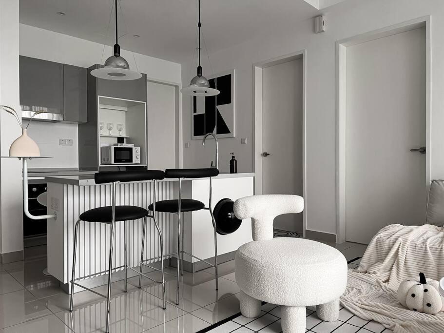 Cosy Trion KL CITY 2R2B