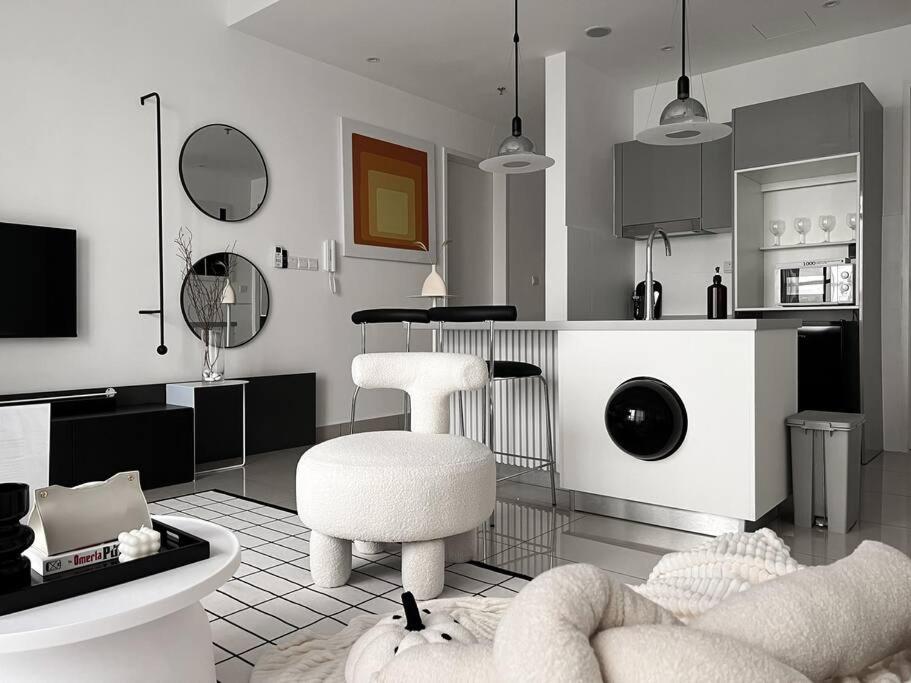 Cosy Trion KL CITY 2R2B