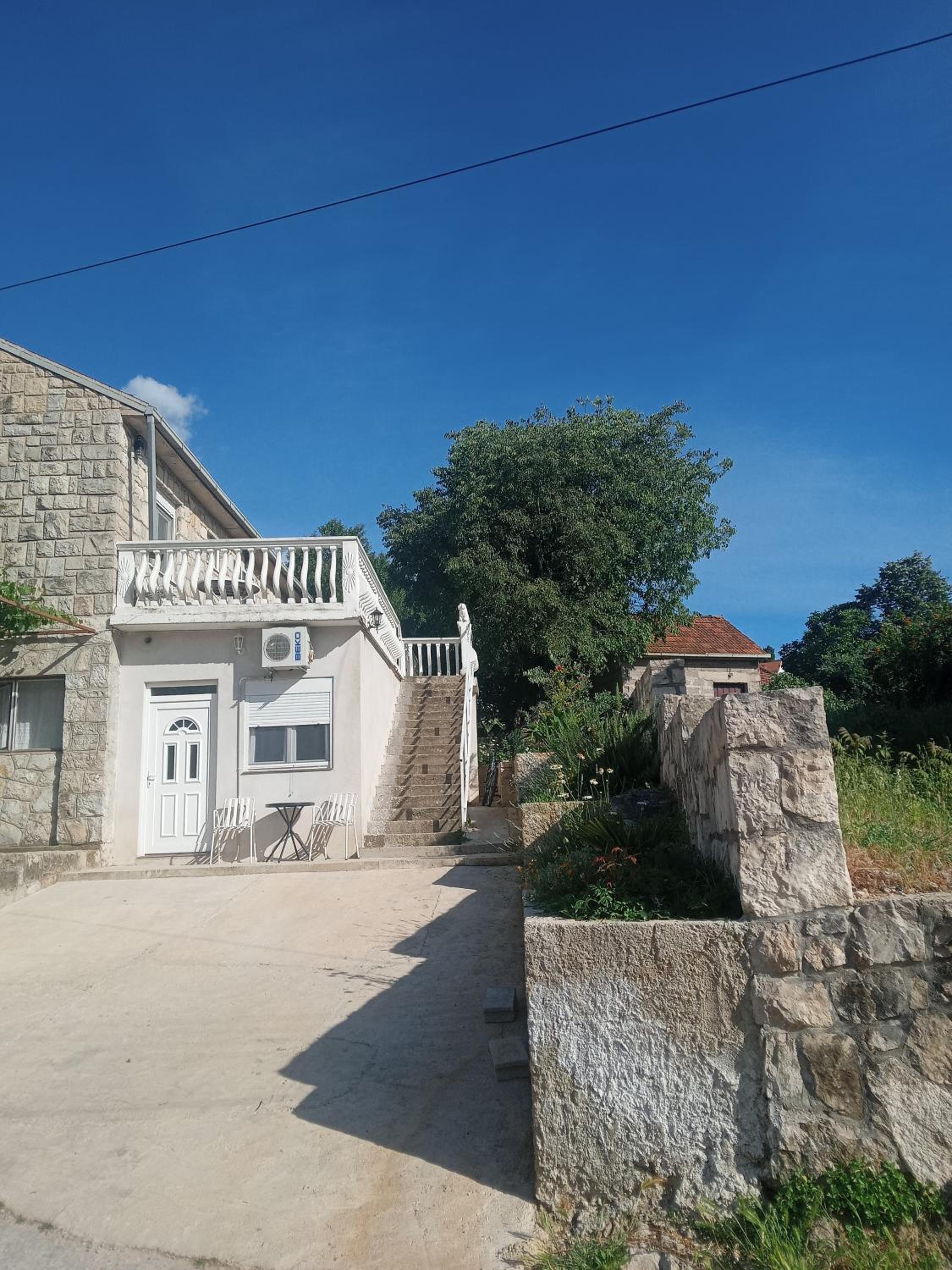 Jovanluka apartman studio nadomak Arslanaginića mosta