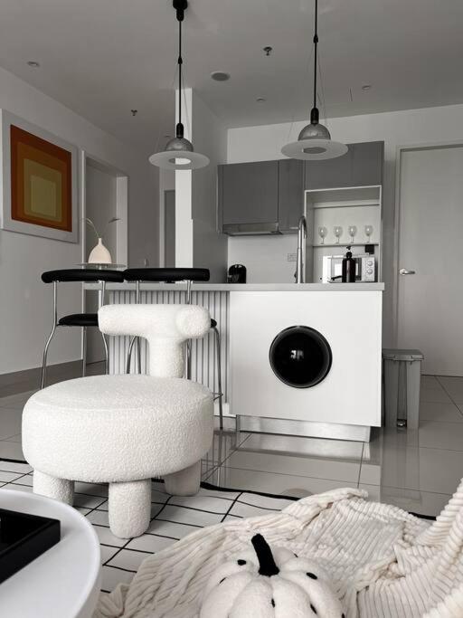 Cosy Trion KL CITY 2R2B
