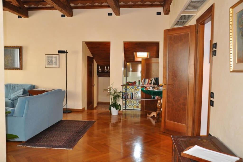 Venice Blue on Canal apartment