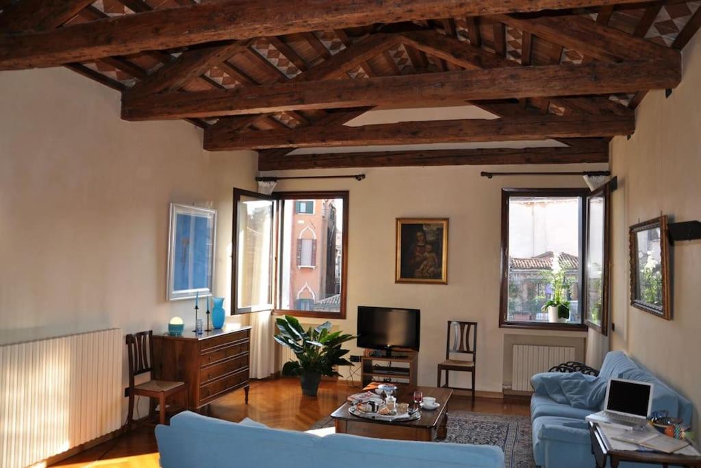 Venice Blue on Canal apartment