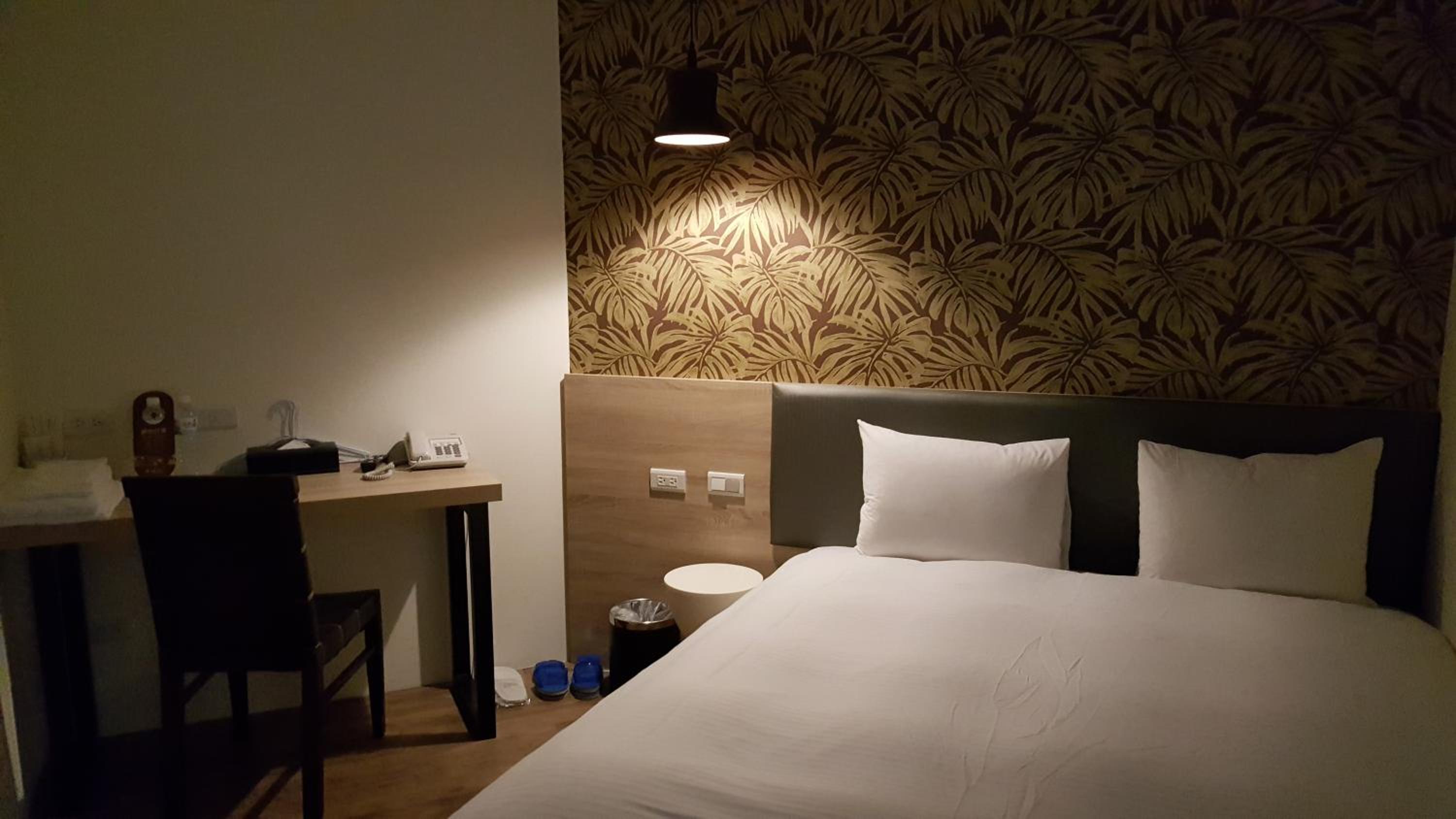 Queens Hotel II