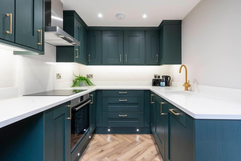 Modern 2BR Apt - Prime Portrush Location - Sleeps 5 view 4