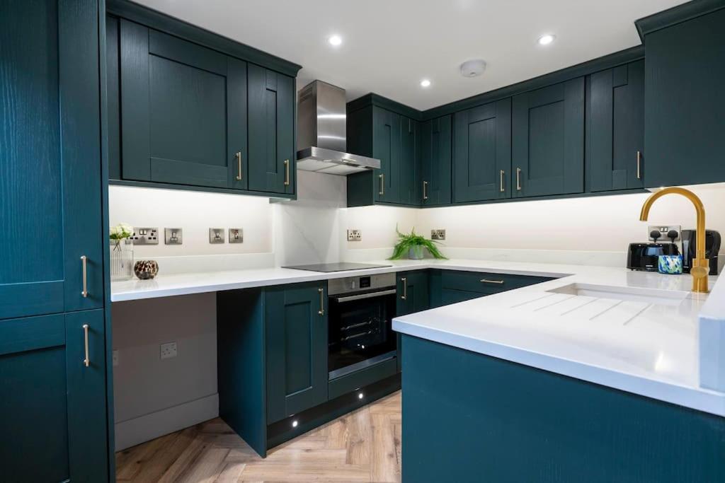 Modern 2BR Apt - Prime Portrush Location - Sleeps 5 view 5