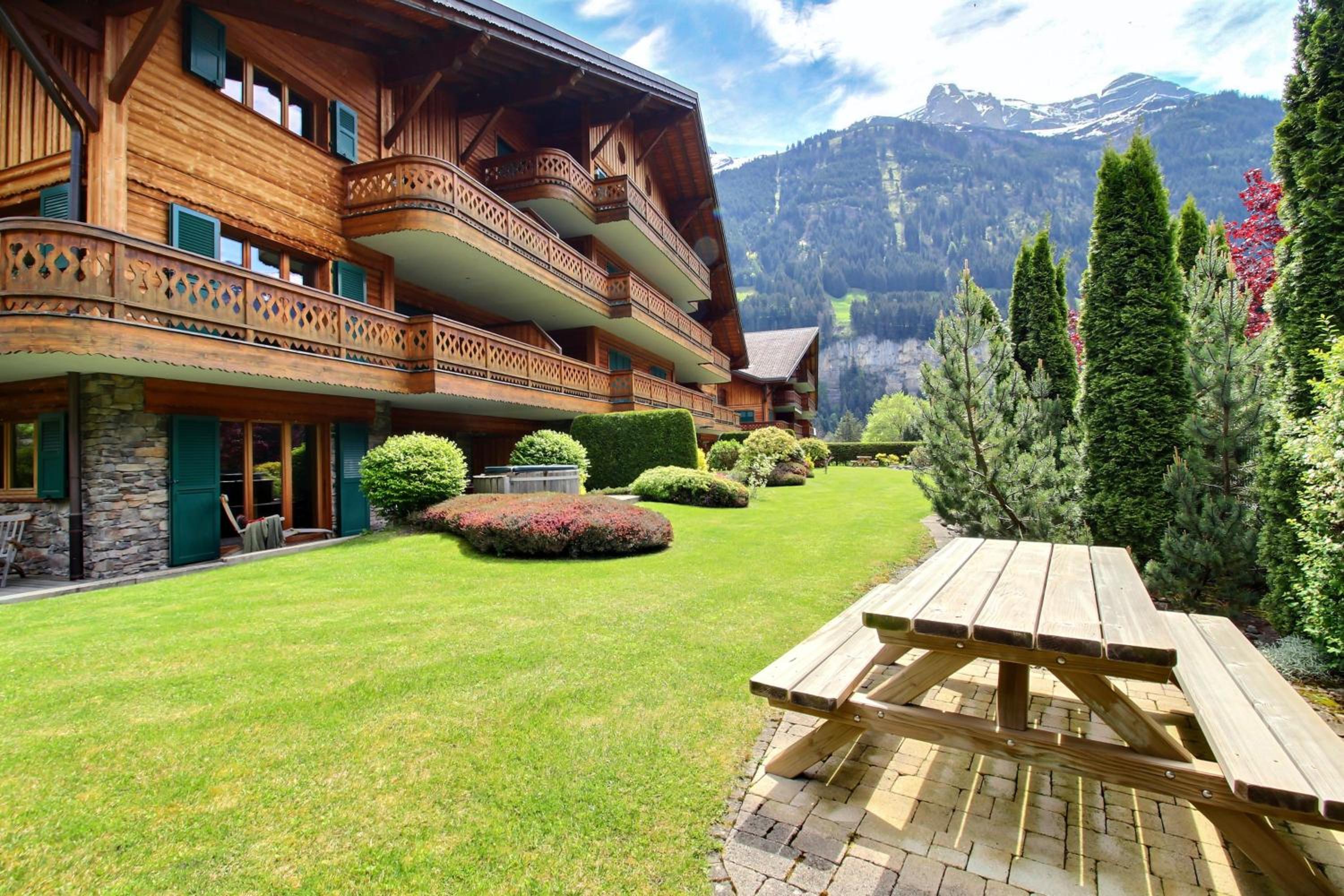 Lodge 1, hot tub and BBQ