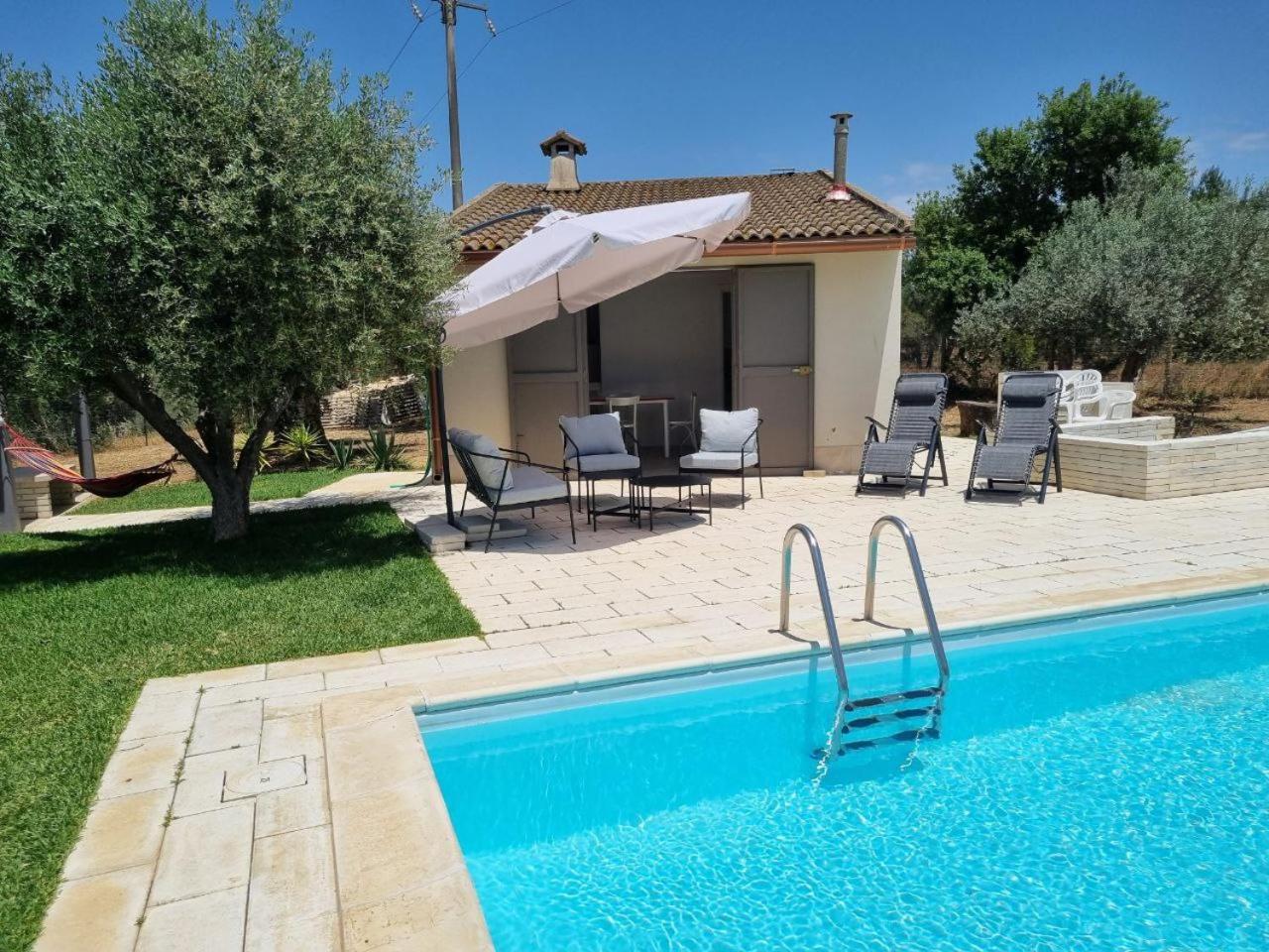 Accogliente villa con piscina