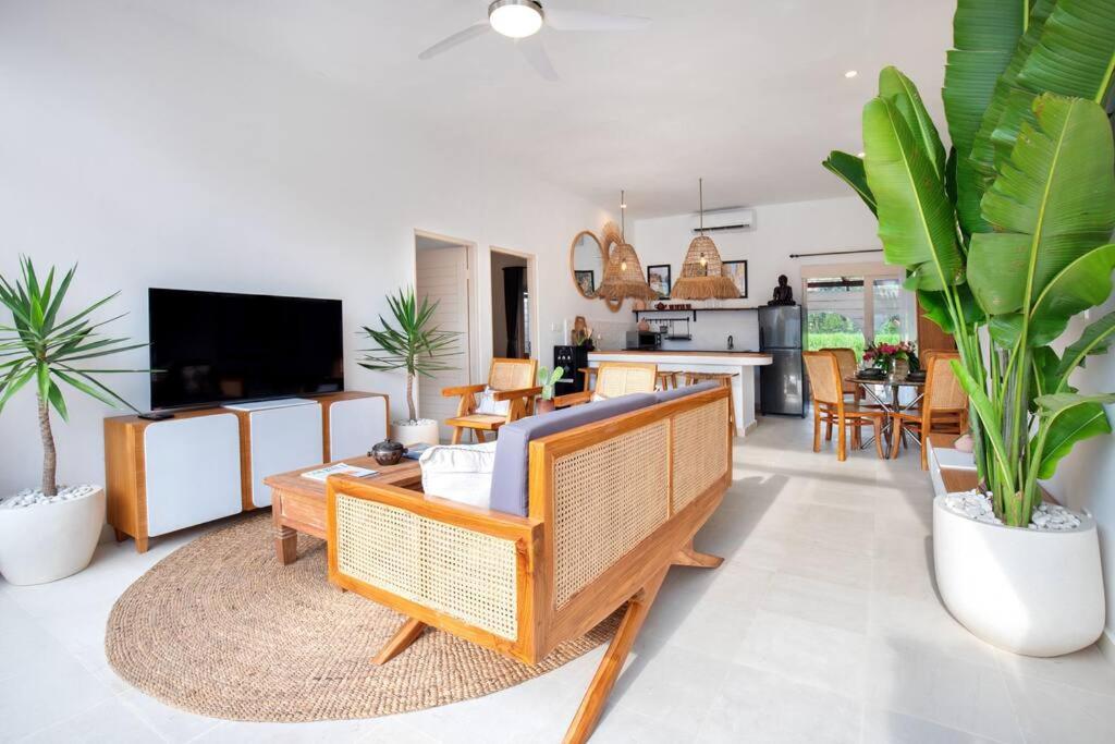 3 Bedrooms Luxury Umalas with private pool view 4