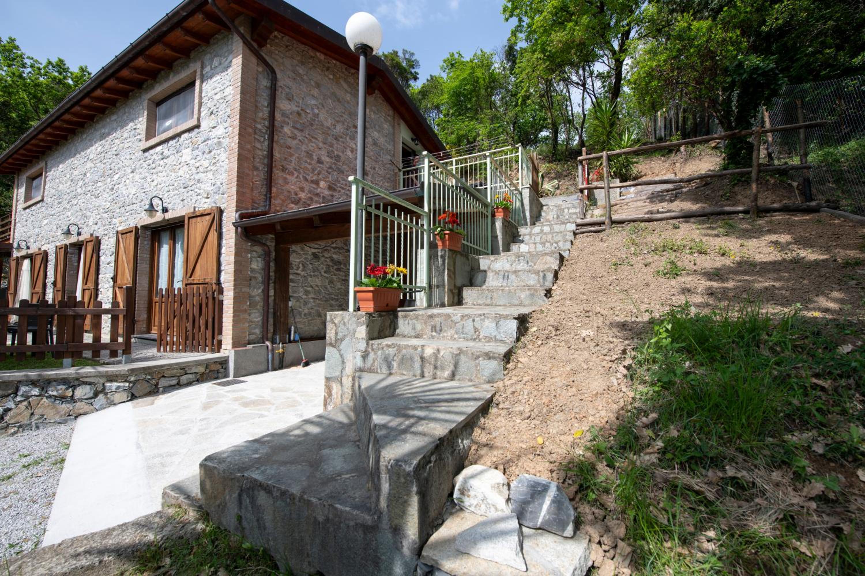 270 - Le Yucche Country House, nel verde di Casarza, 15 Minuti d'auto dal Mare
