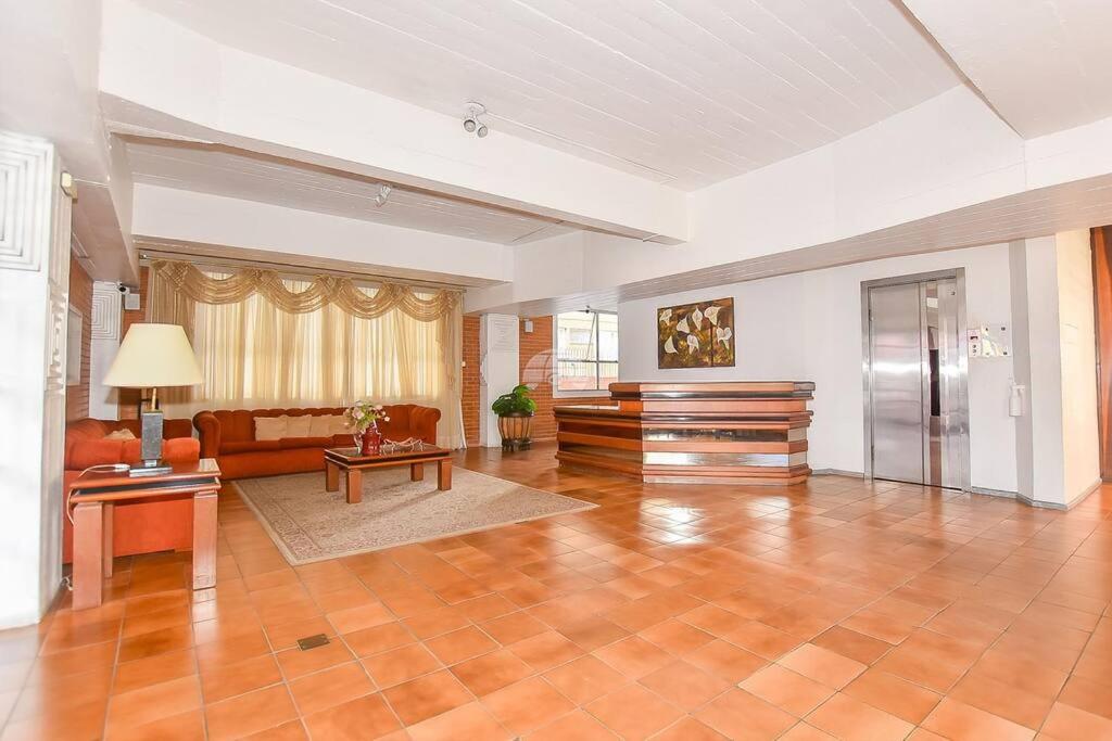 Amplo apartamento no Centro