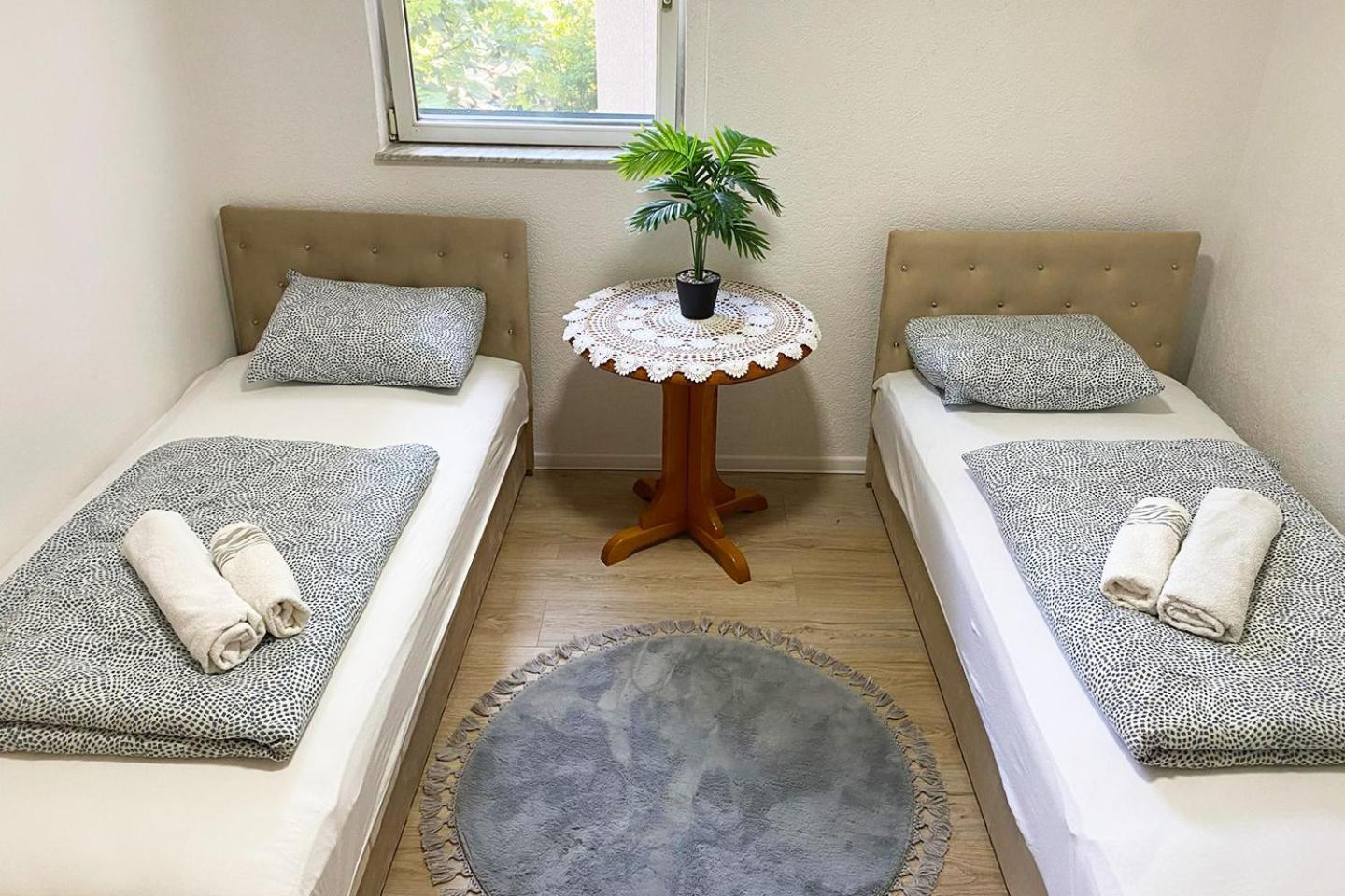 Farah Apartment