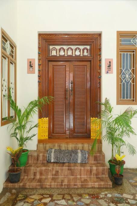Le White Town Villa view 5
