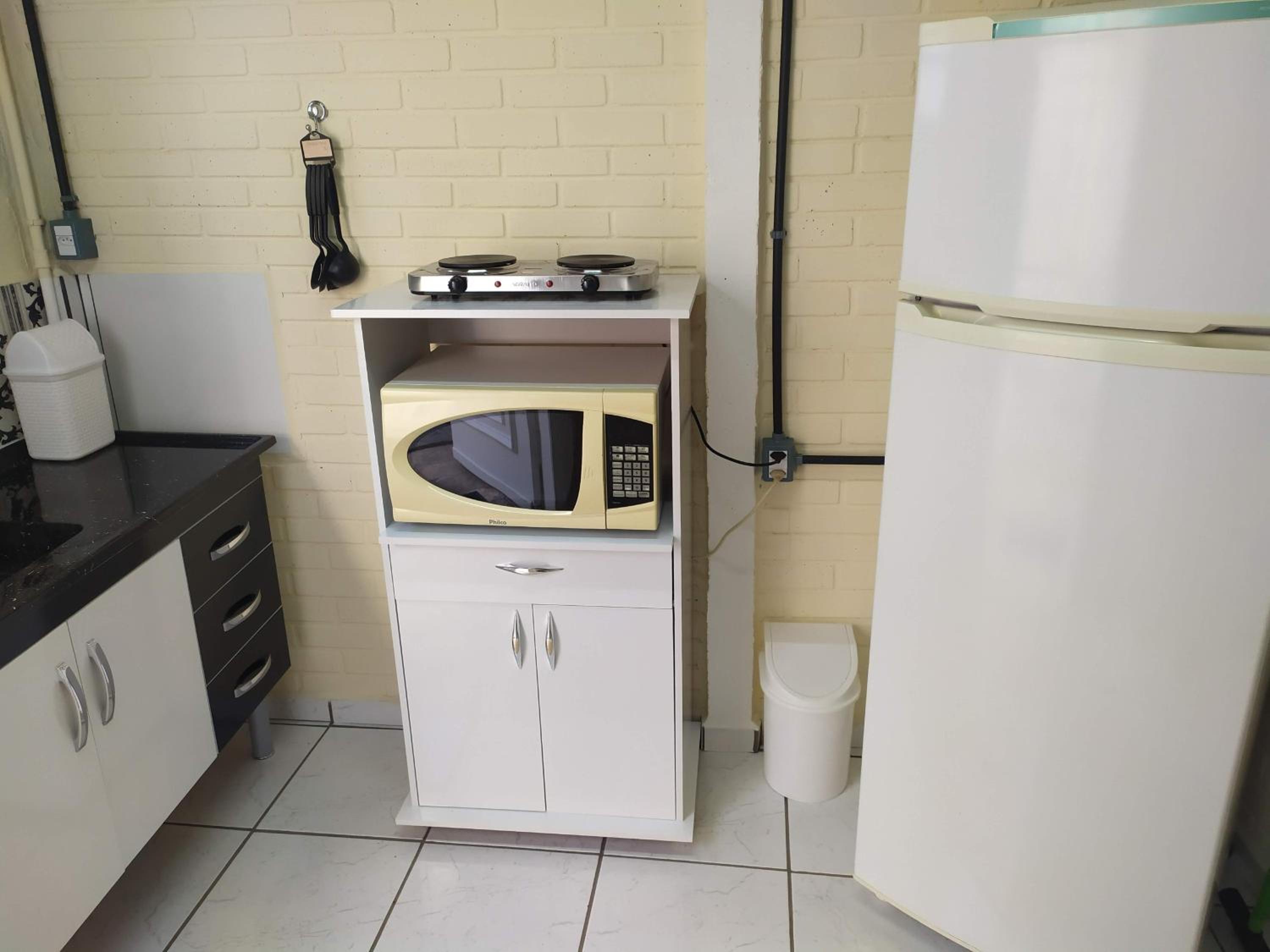 Pousada-Flat-Kitnet Mobiliada c Sala e 40m2 de conforto