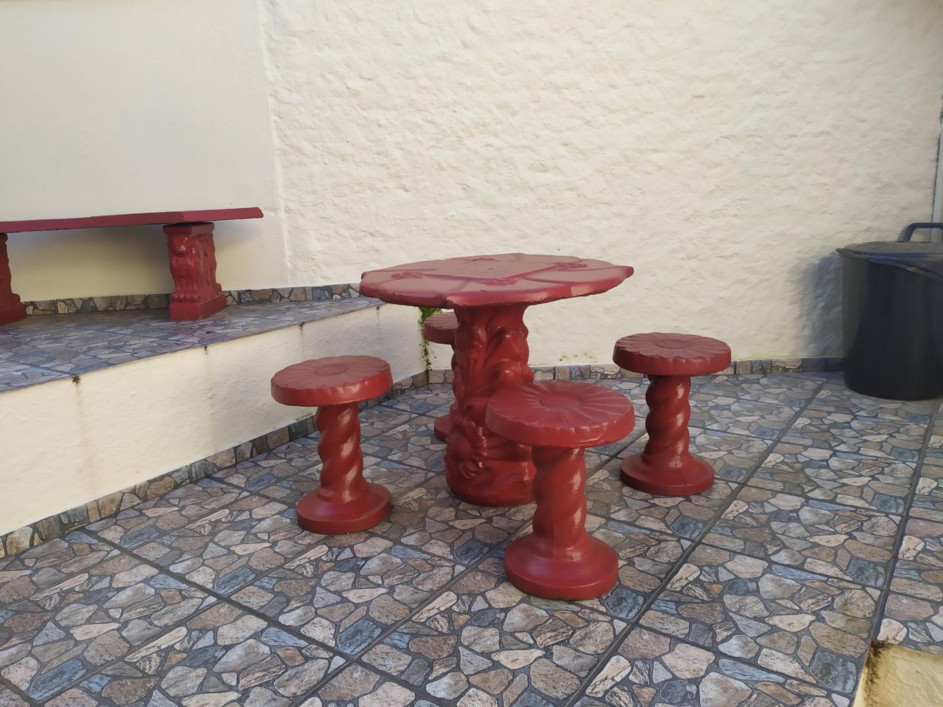 Pousada-Flat-Kitnet Mobiliada c Sala e 40m2 de conforto