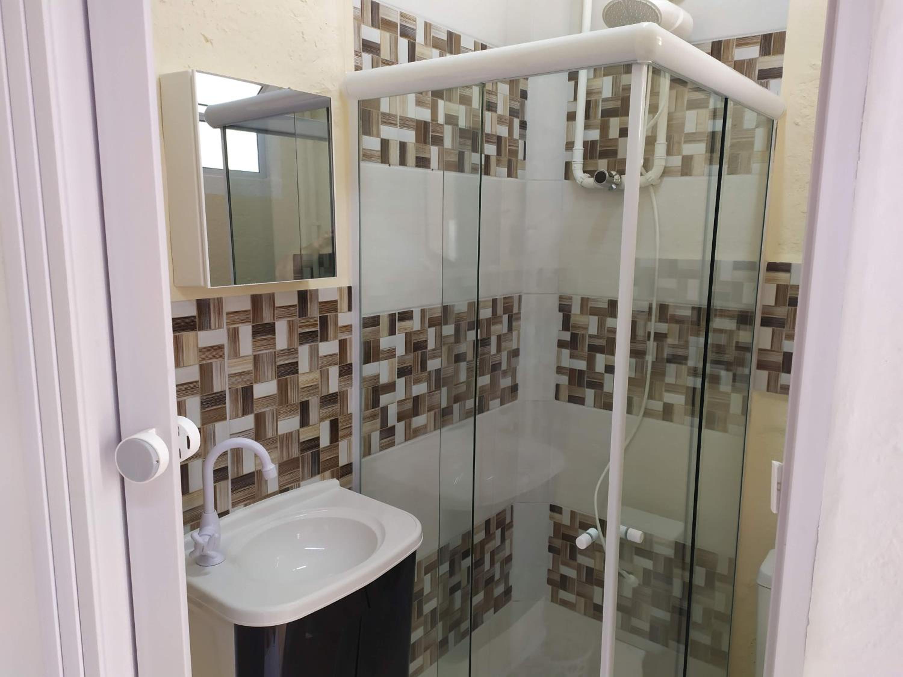 Pousada-Flat-Kitnet Mobiliada c Sala e 40m2 de conforto