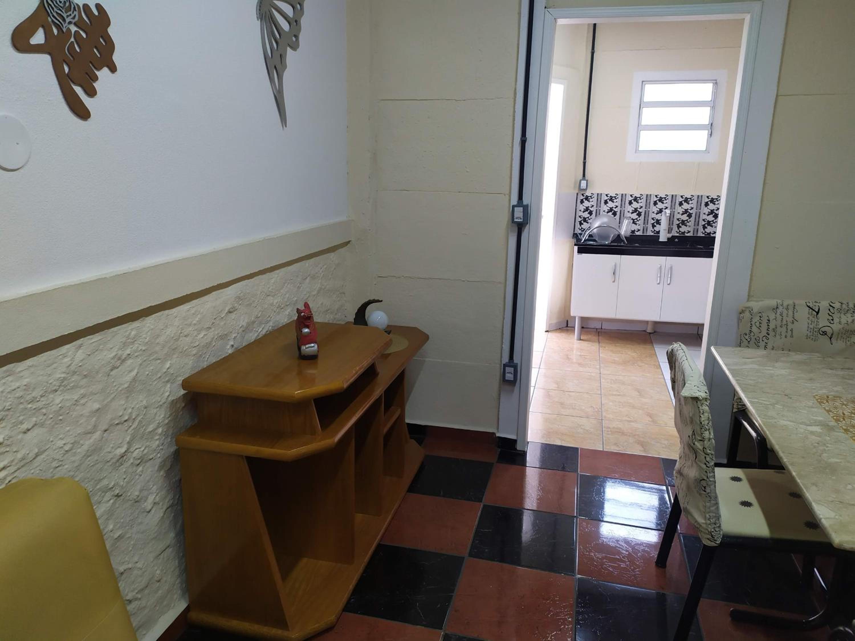 Pousada-Flat-Kitnet Mobiliada c Sala e 40m2 de conforto