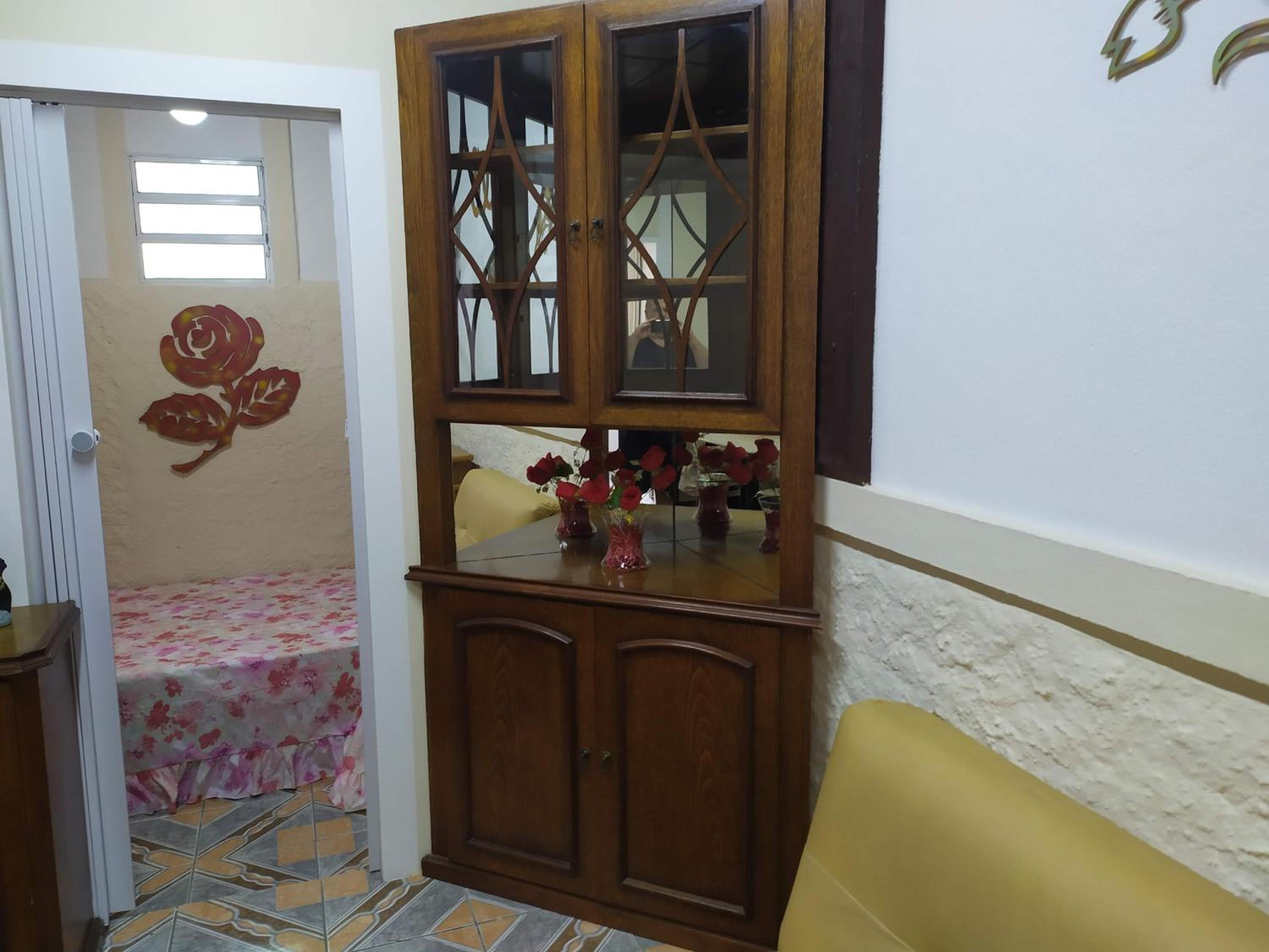 Pousada-Flat-Kitnet Mobiliada c Sala e 40m2 de conforto