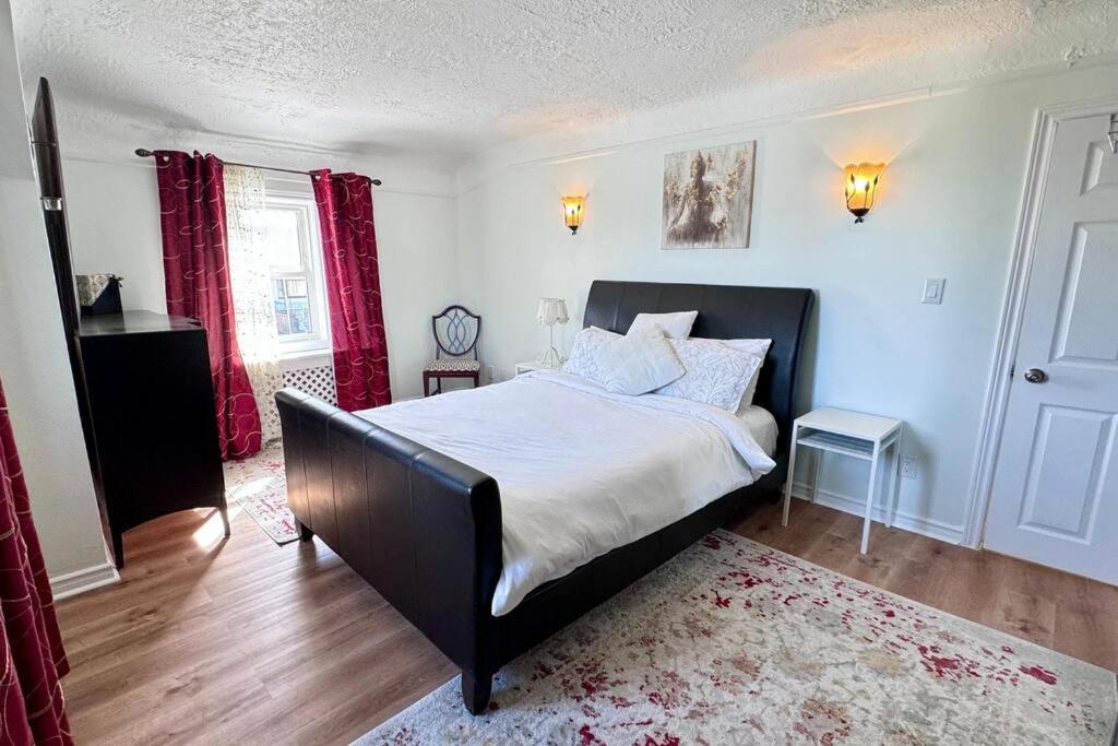 Near the Falls Two Bedroom - 5 min Walk to Clifton