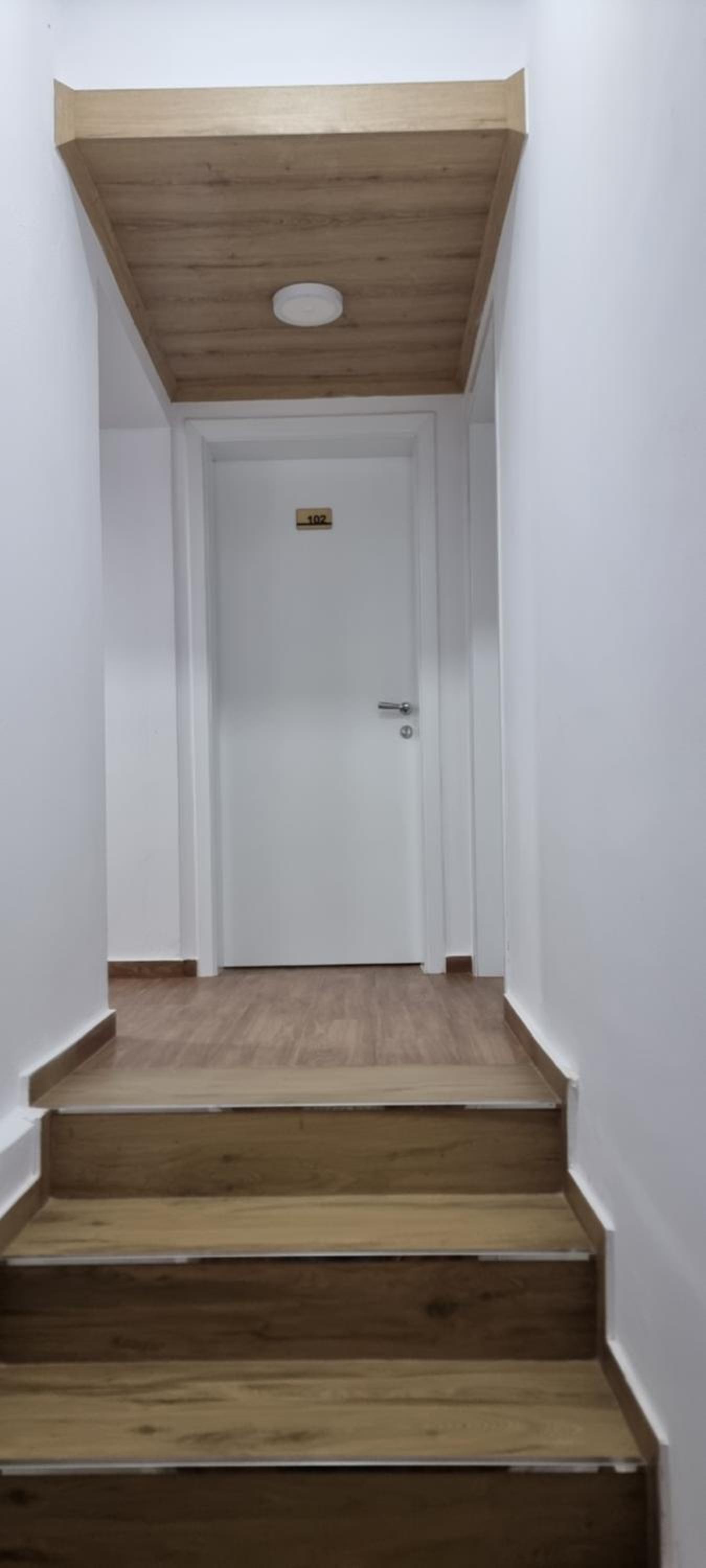 Salillari Guest house & Restaurant