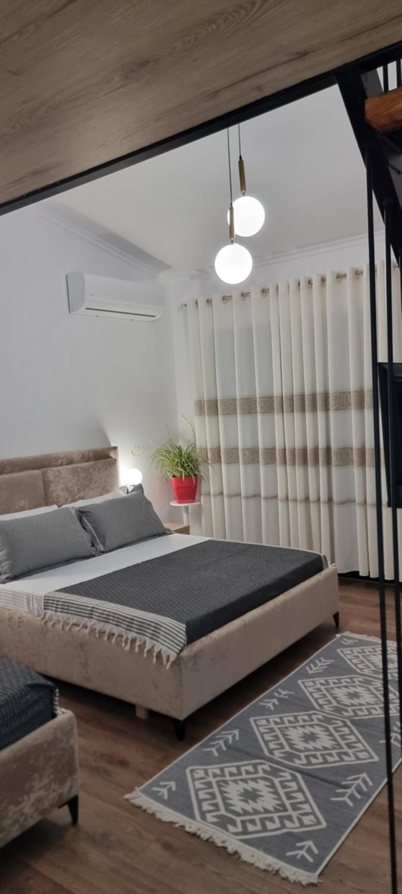Salillari Guest house & Restaurant