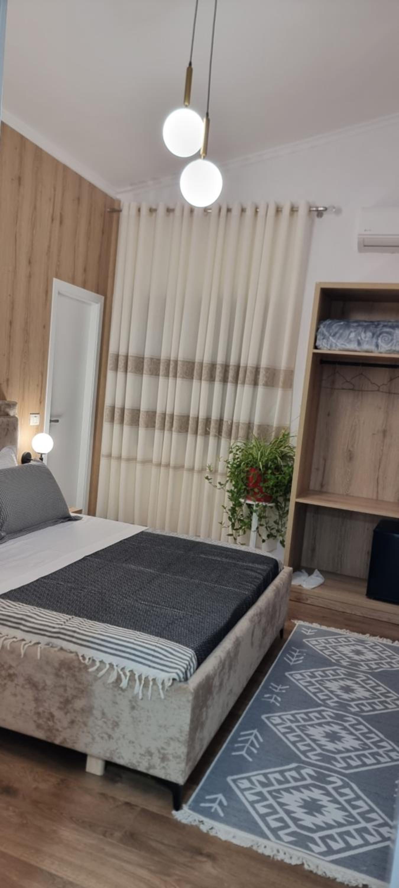 Salillari Guest house & Restaurant